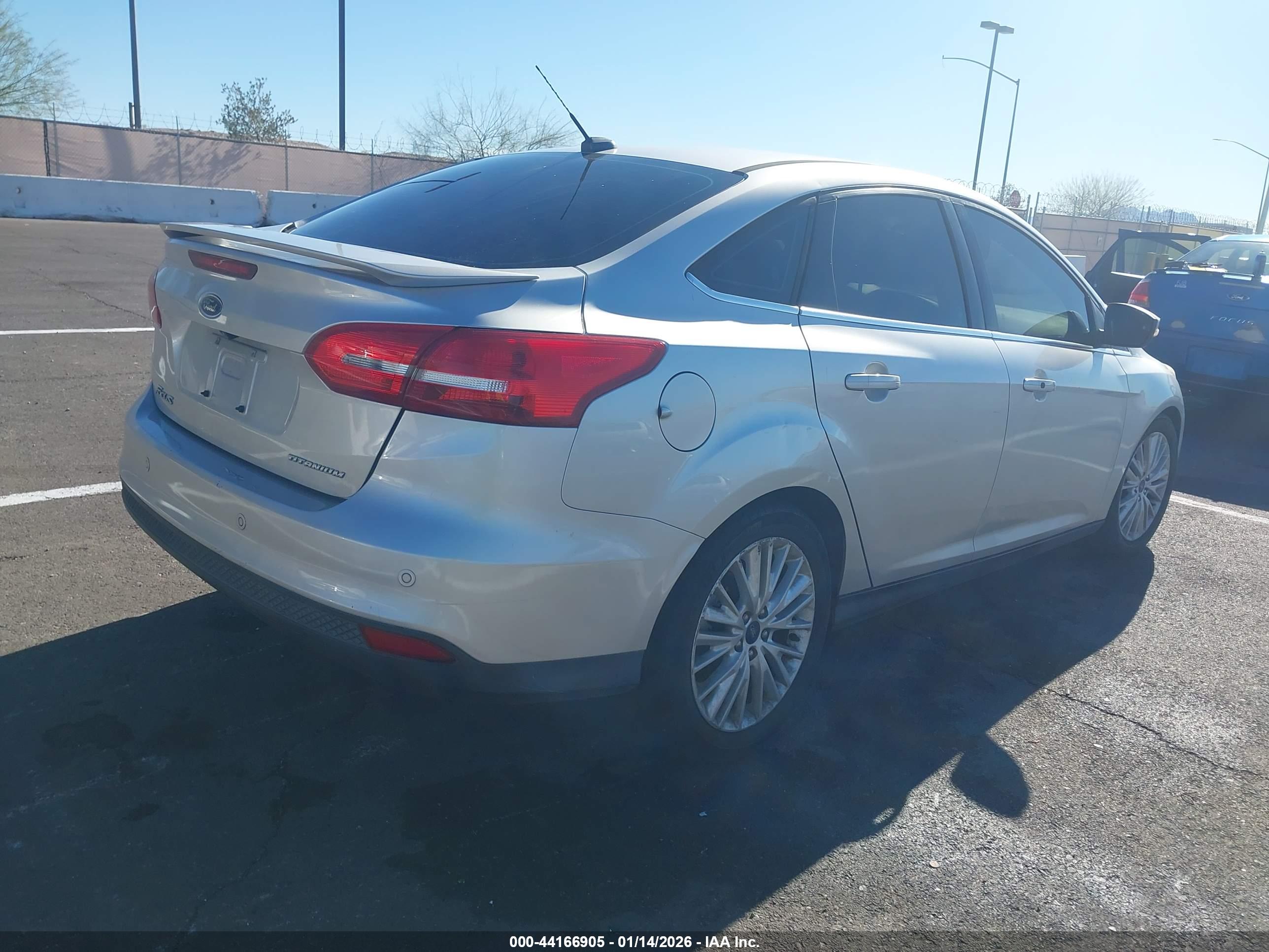 FORD FOCUS image 4