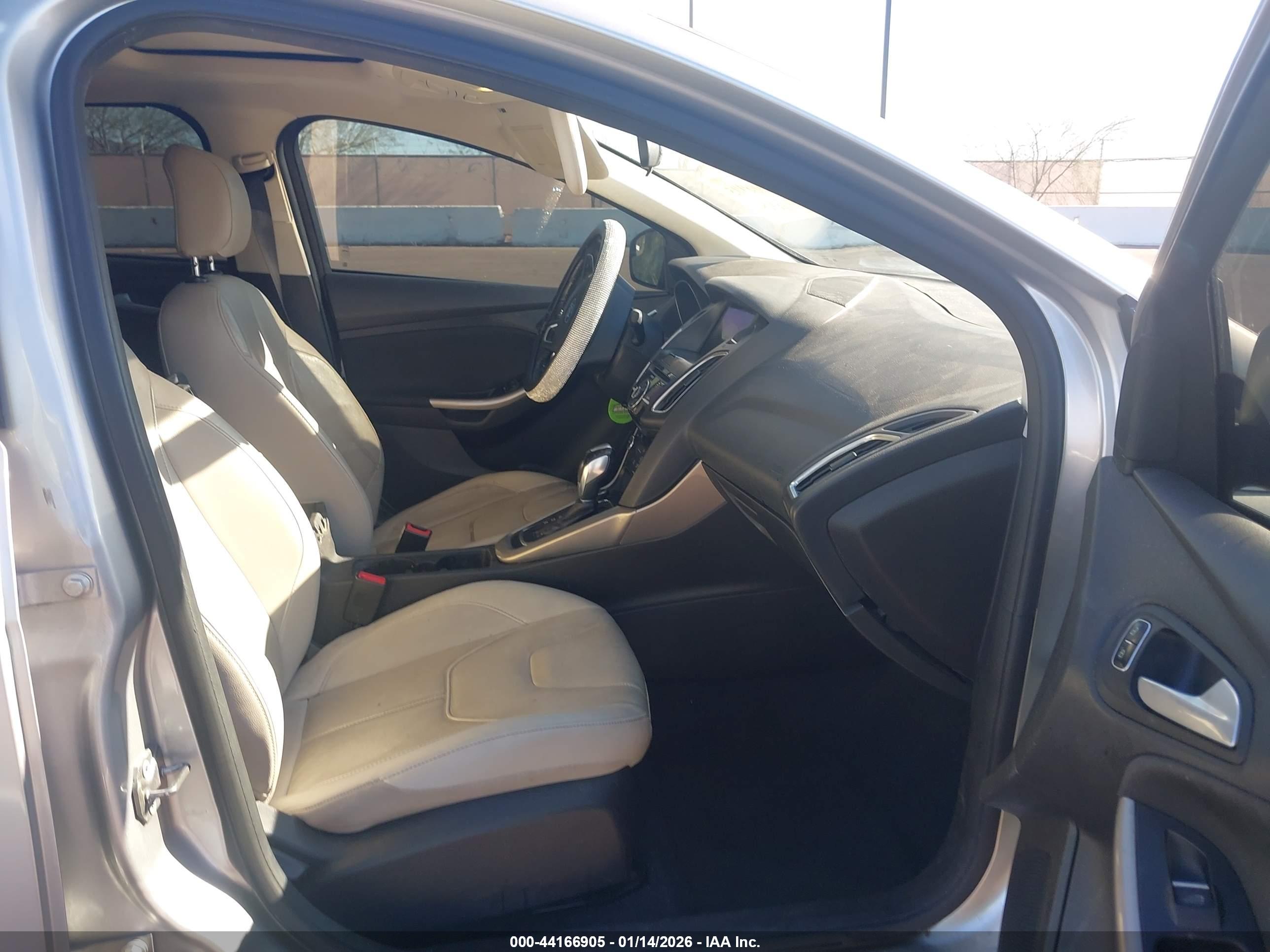 FORD FOCUS image 5