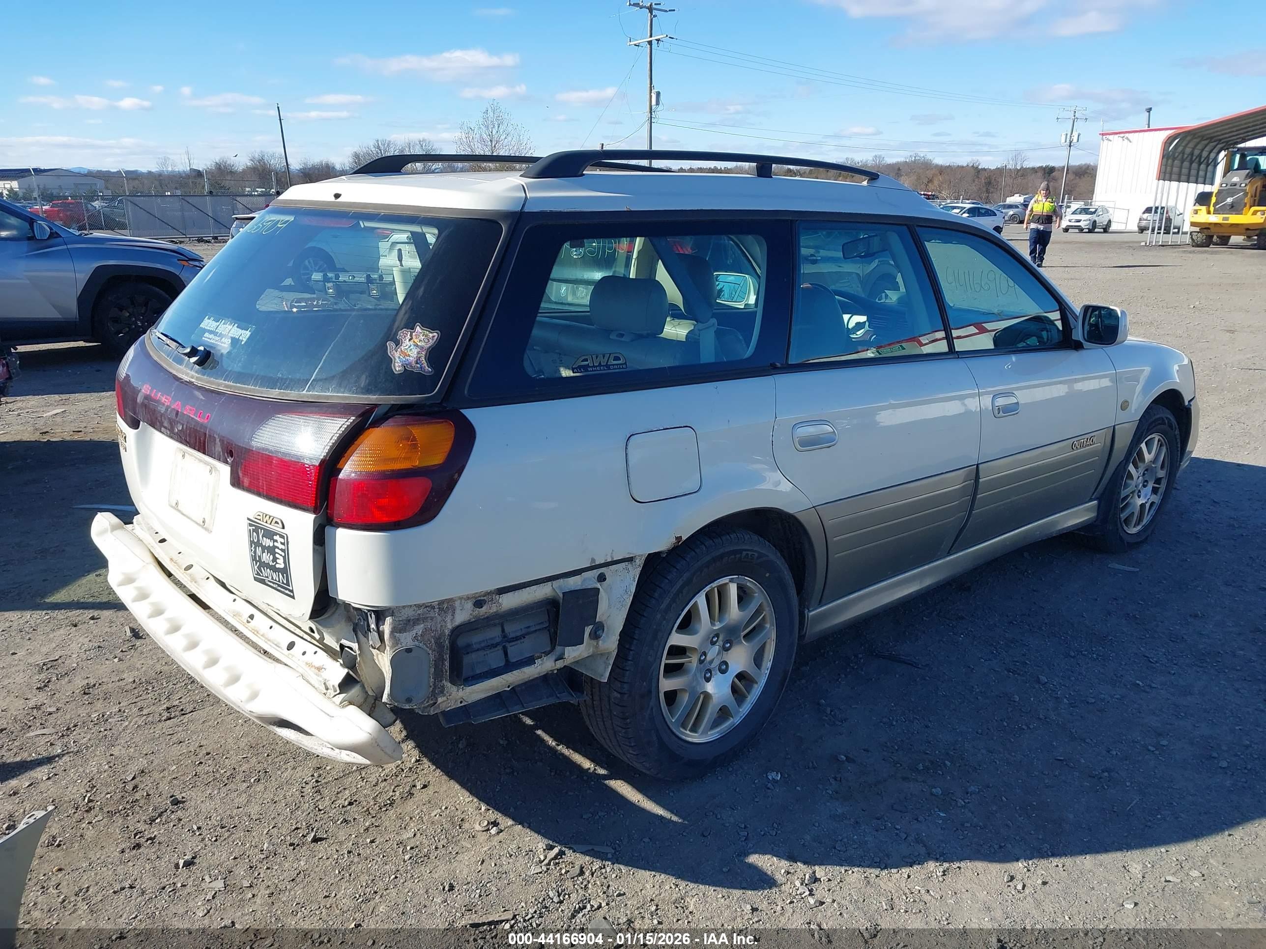 SUBARU OUTBACK image 4
