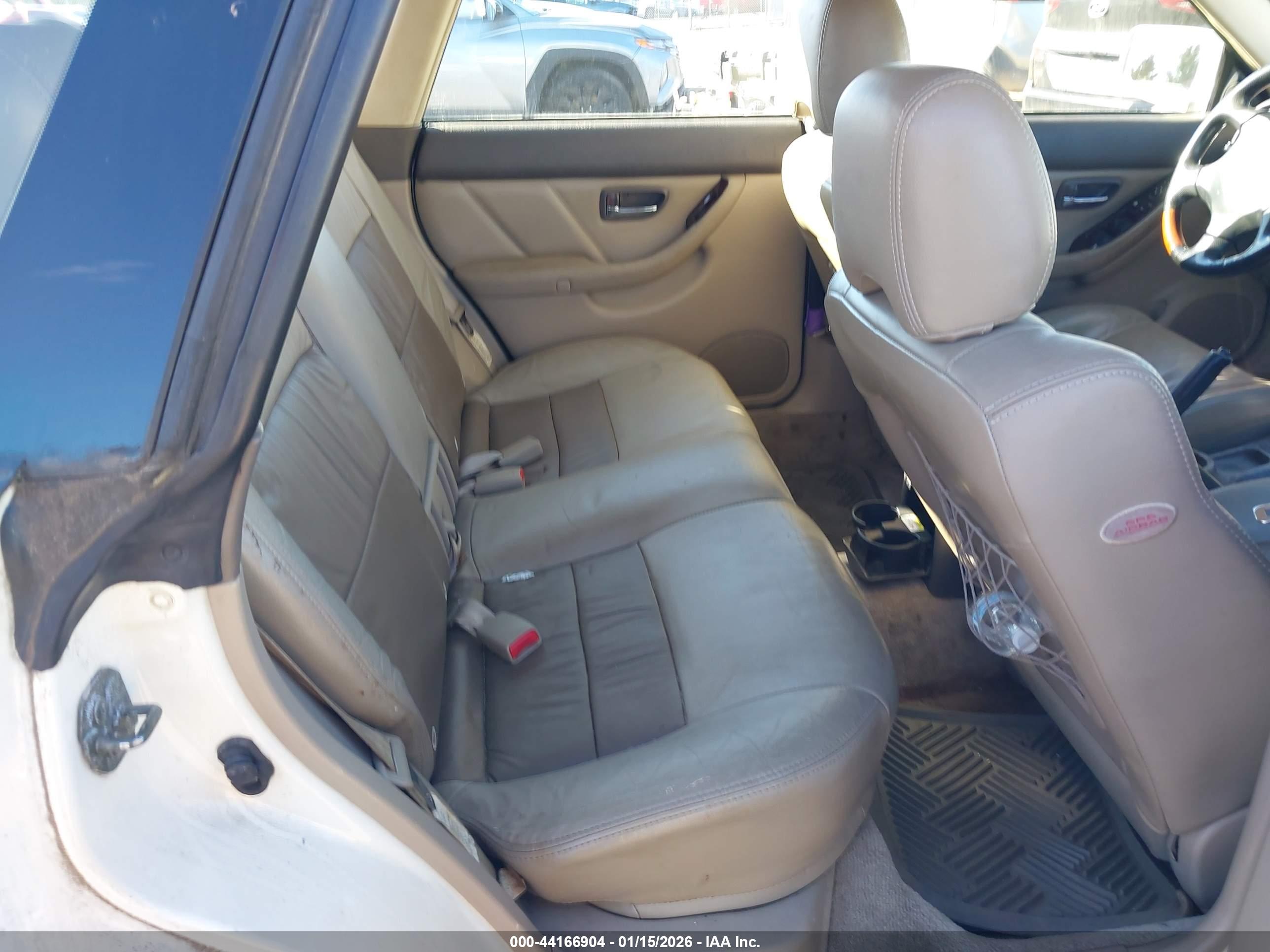 SUBARU OUTBACK image 8