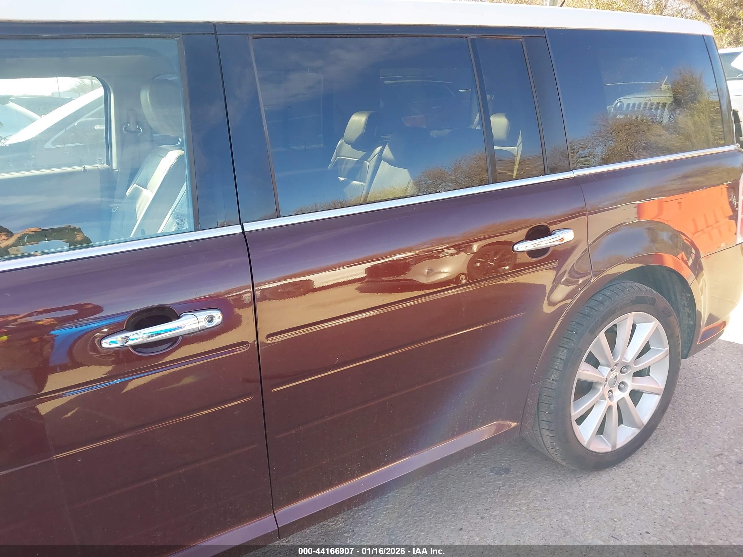 FORD FLEX image 6