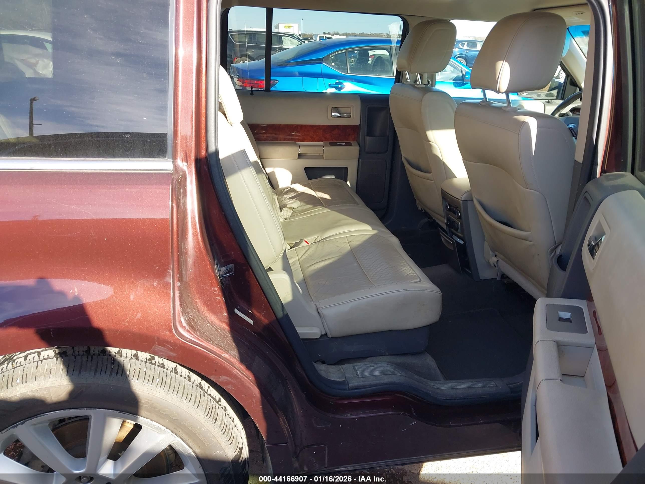 FORD FLEX image 8
