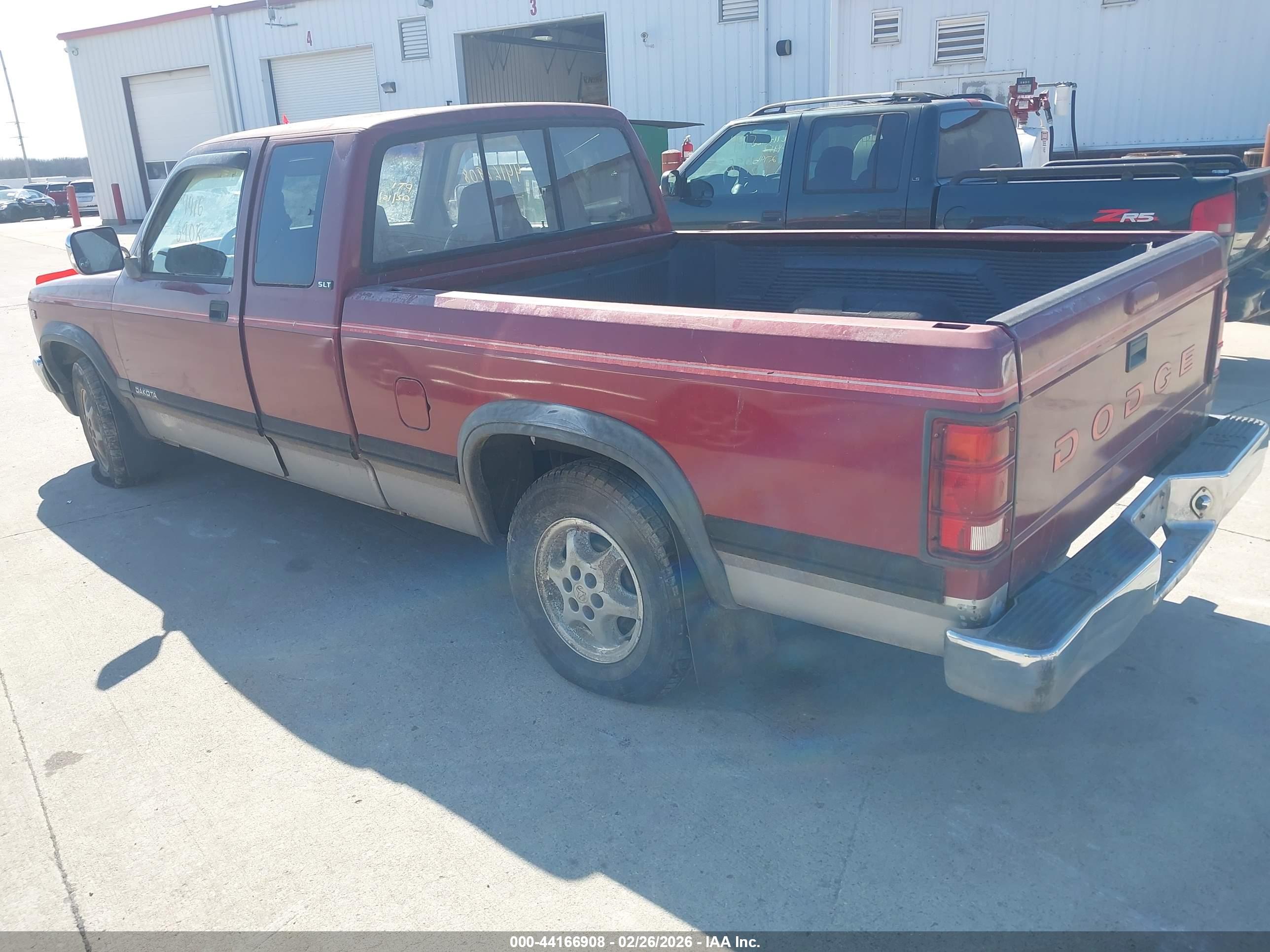 DODGE DAKOTA image 3