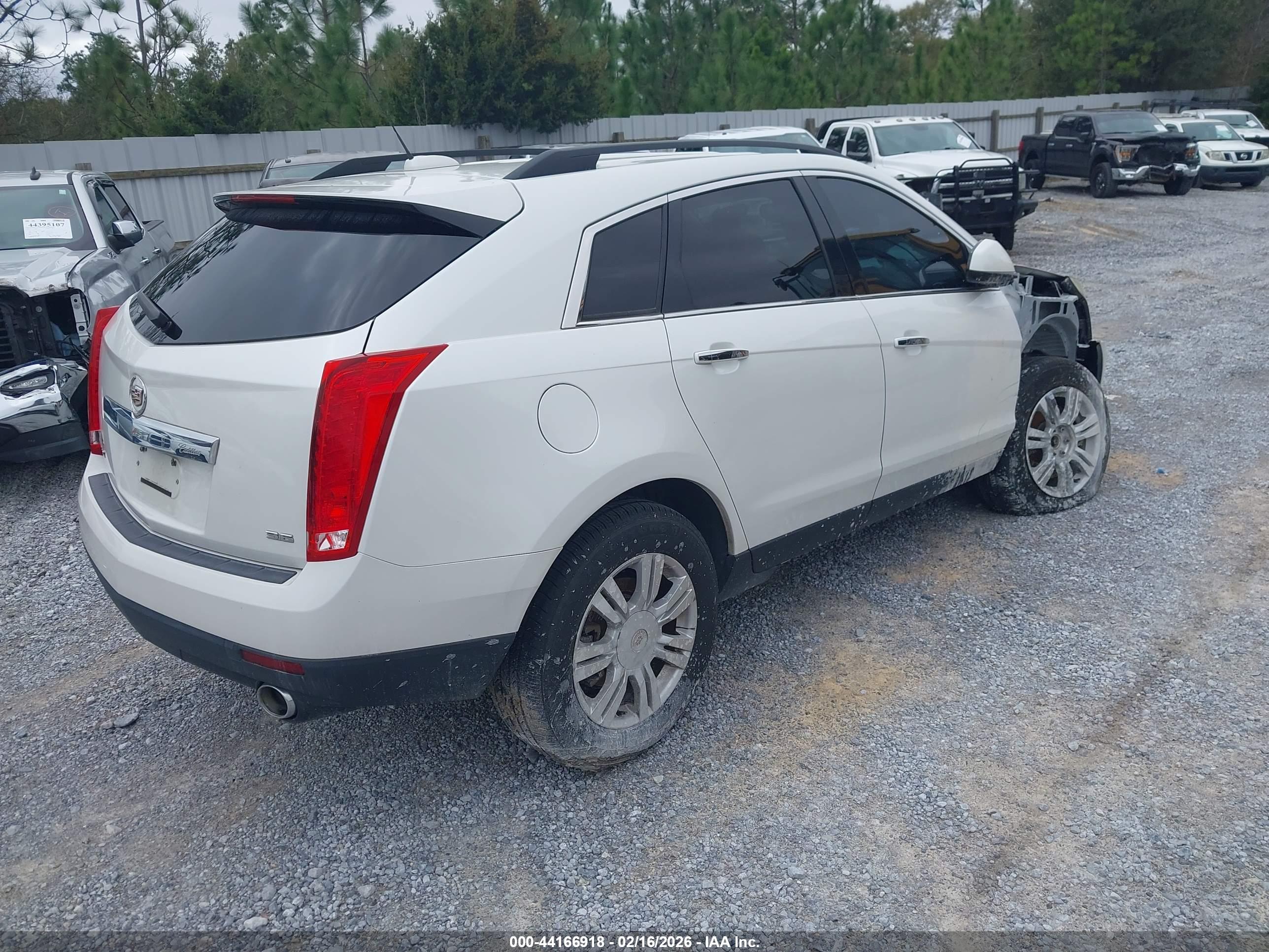CADILLAC SRX image 4