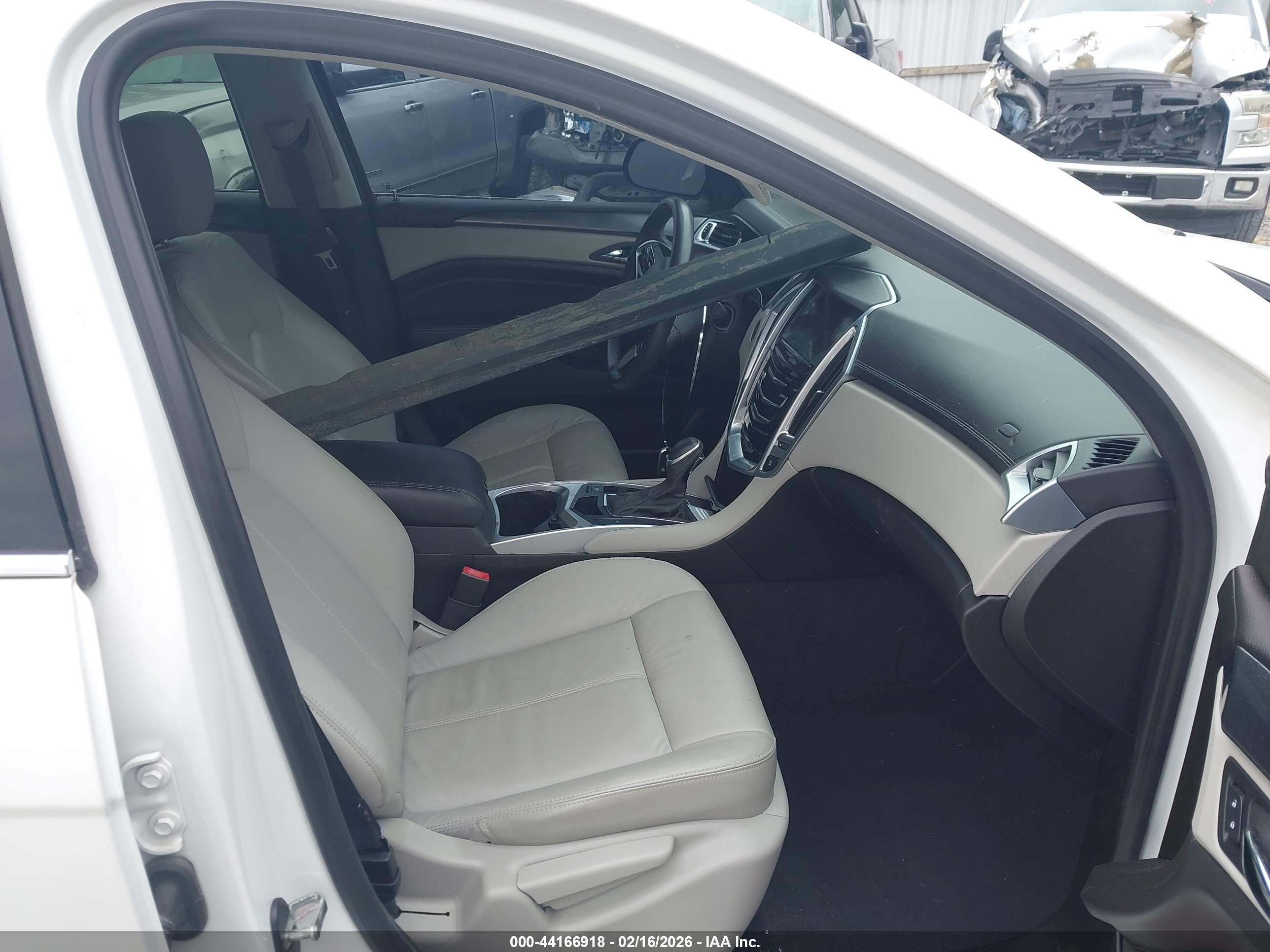 CADILLAC SRX image 5