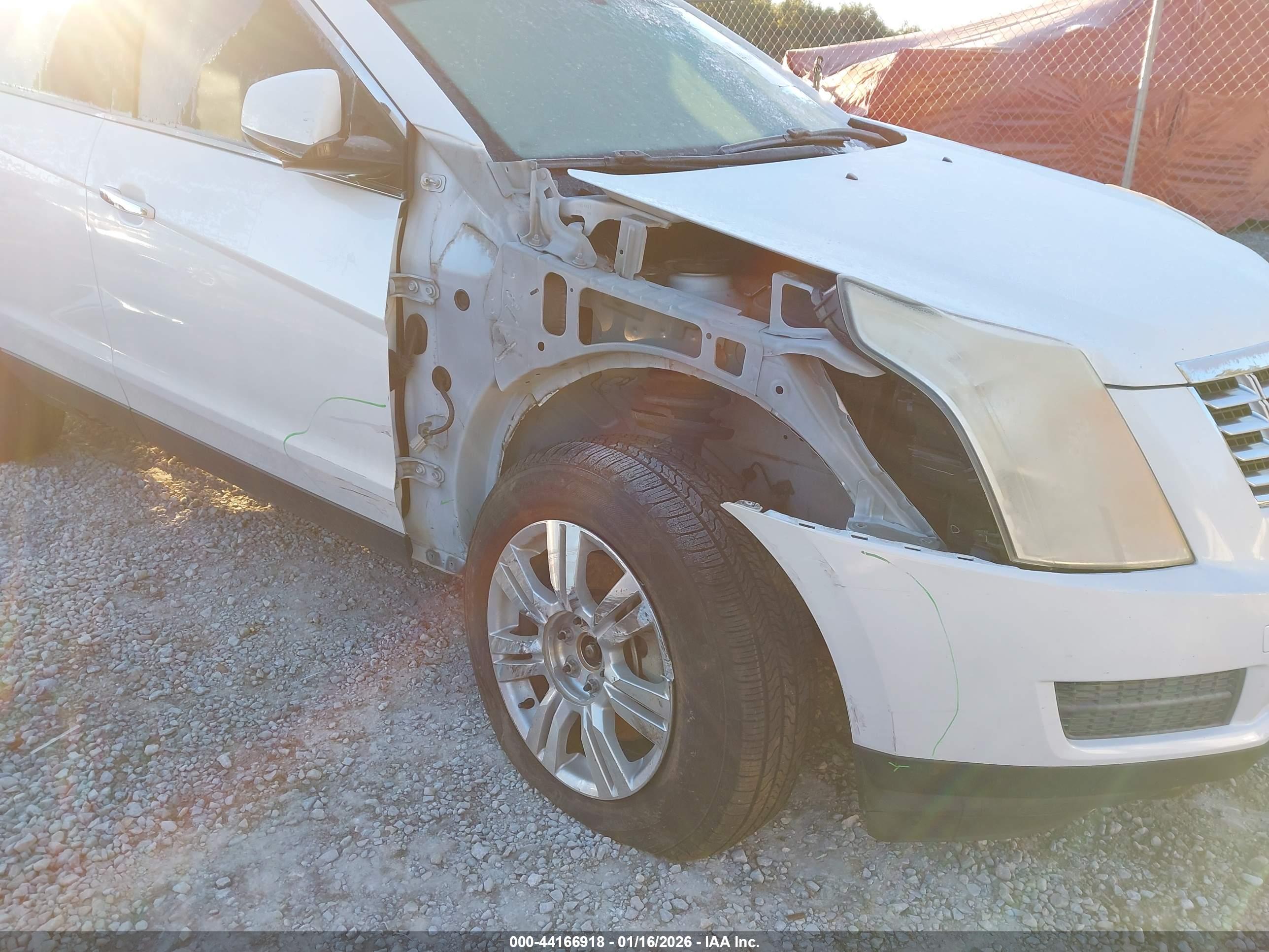 CADILLAC SRX image 6