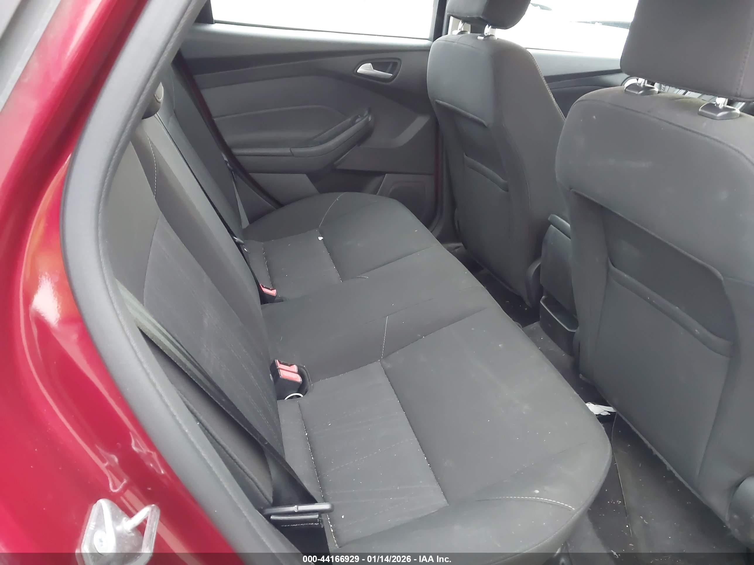 FORD FOCUS image 8