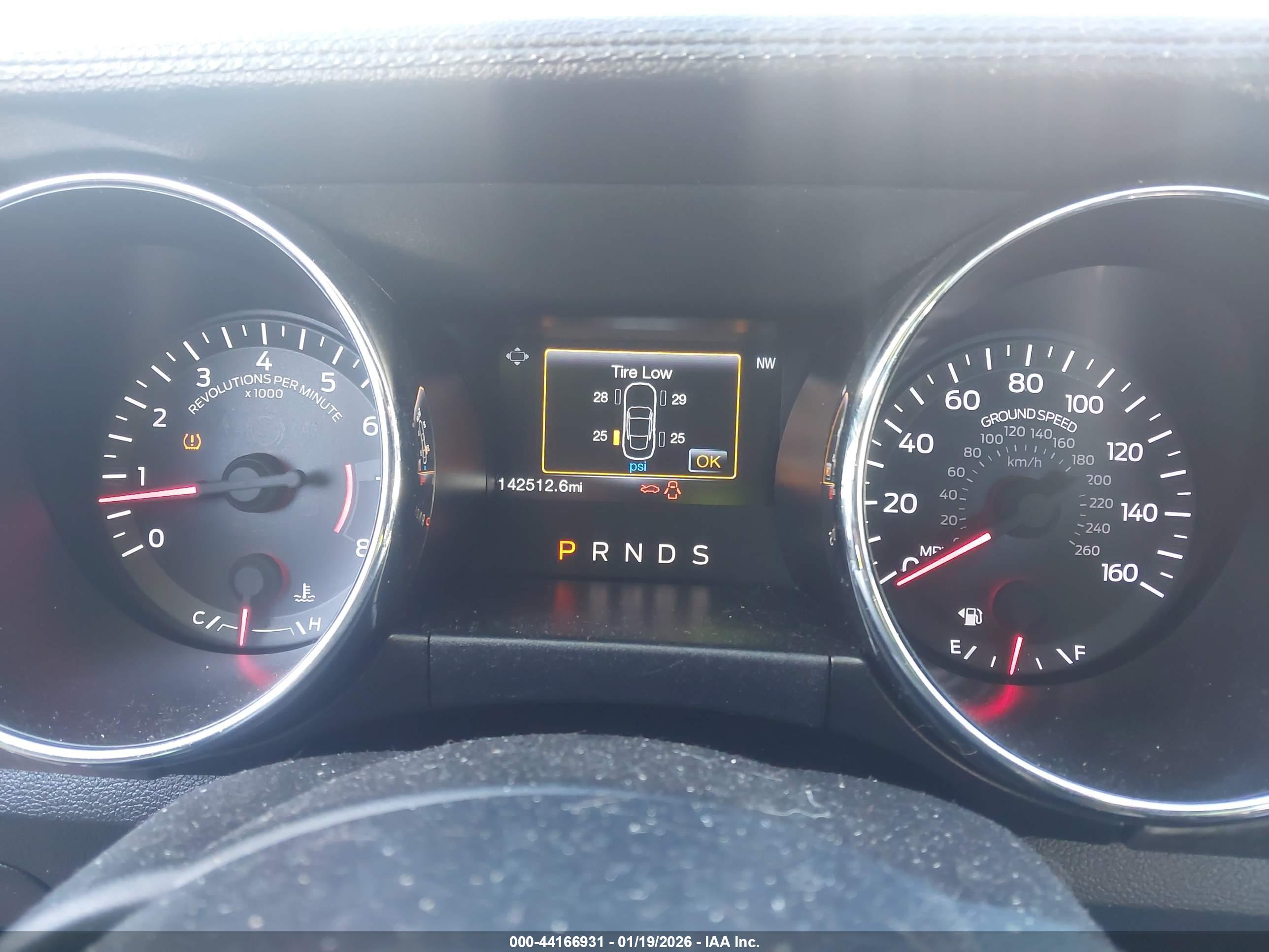 FORD MUSTANG image 7