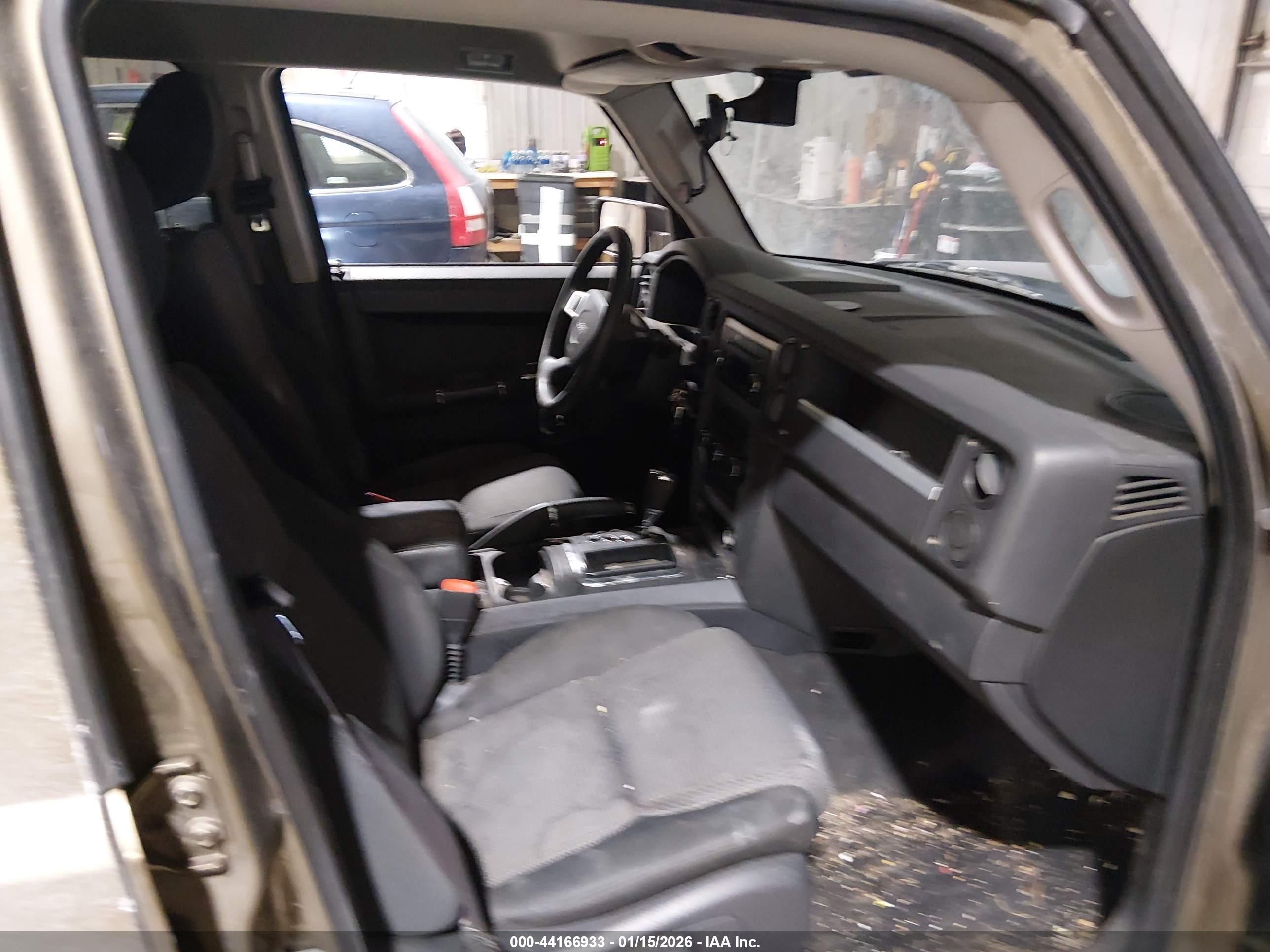 JEEP COMMANDER image 5