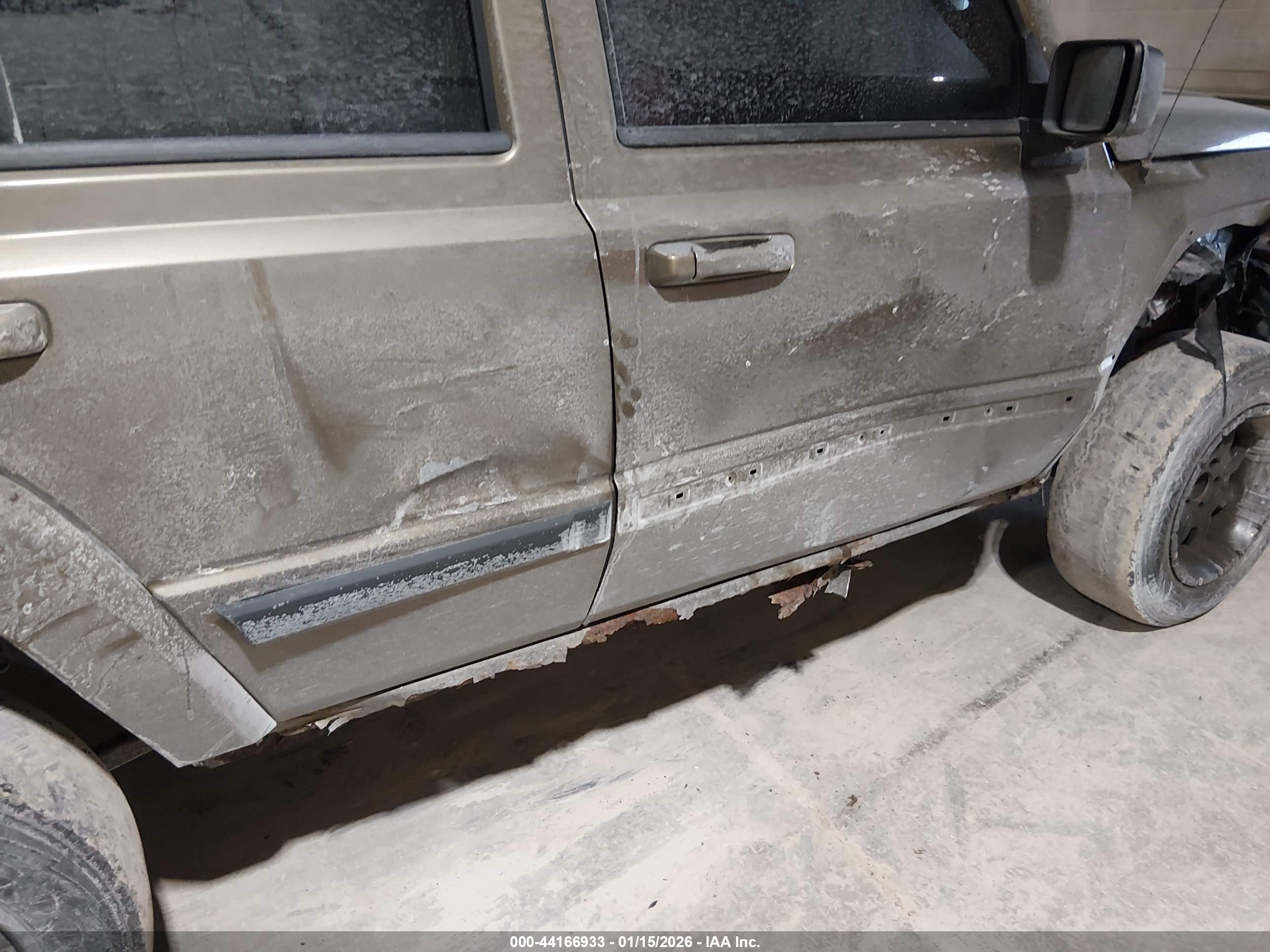 JEEP COMMANDER image 6