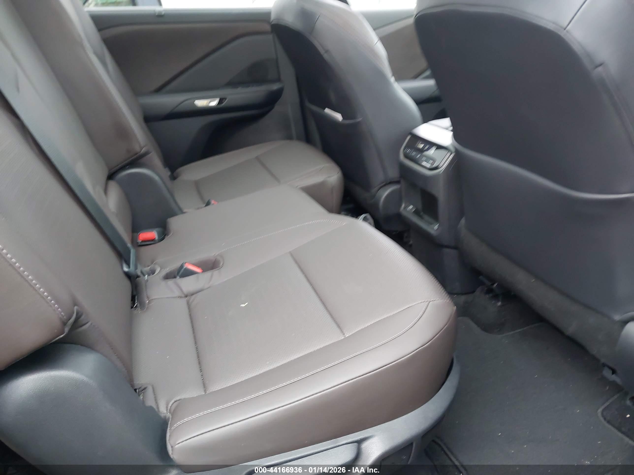LEXUS TX image 8