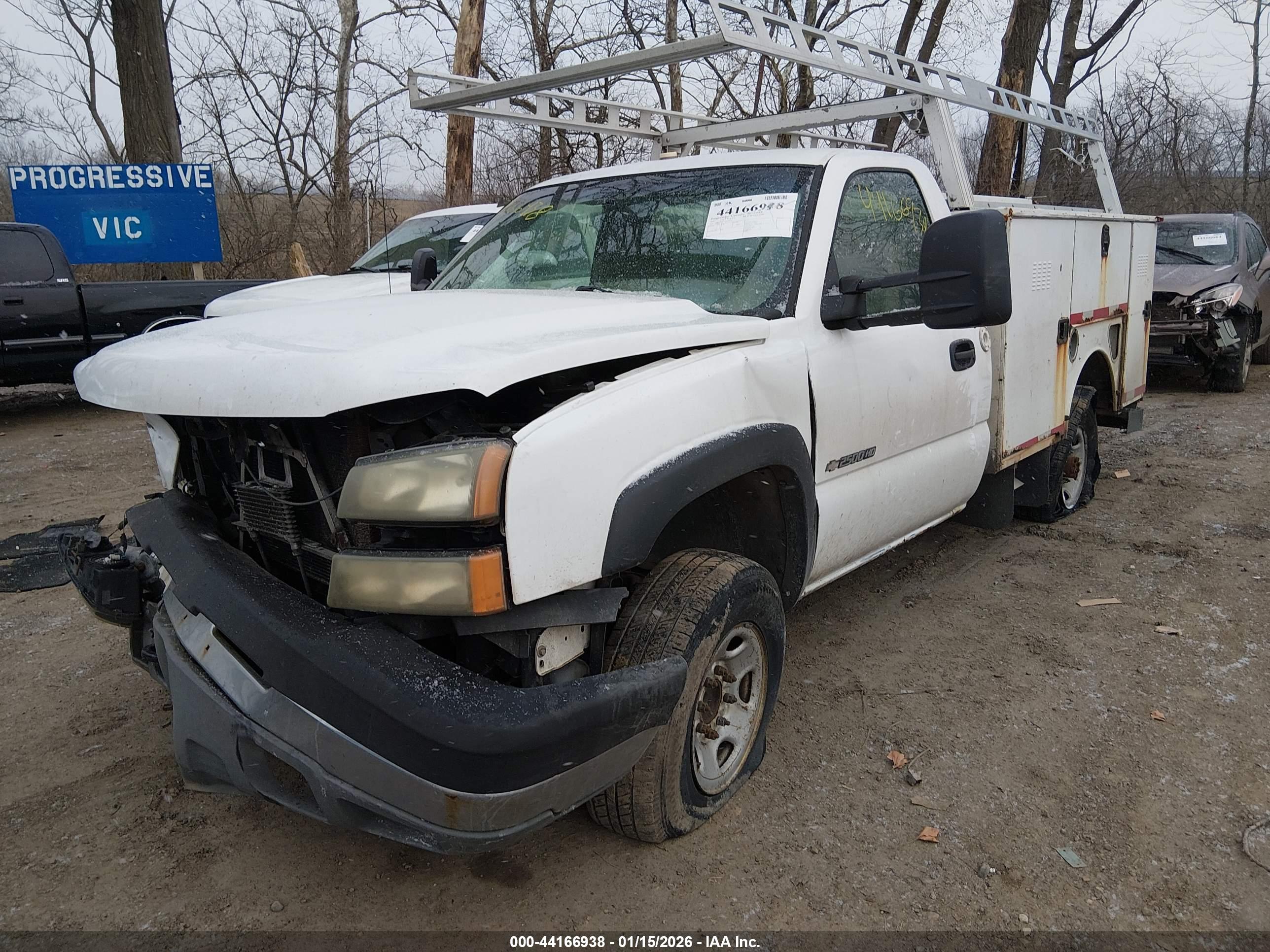 CHEVROLET SILVERADO image 2