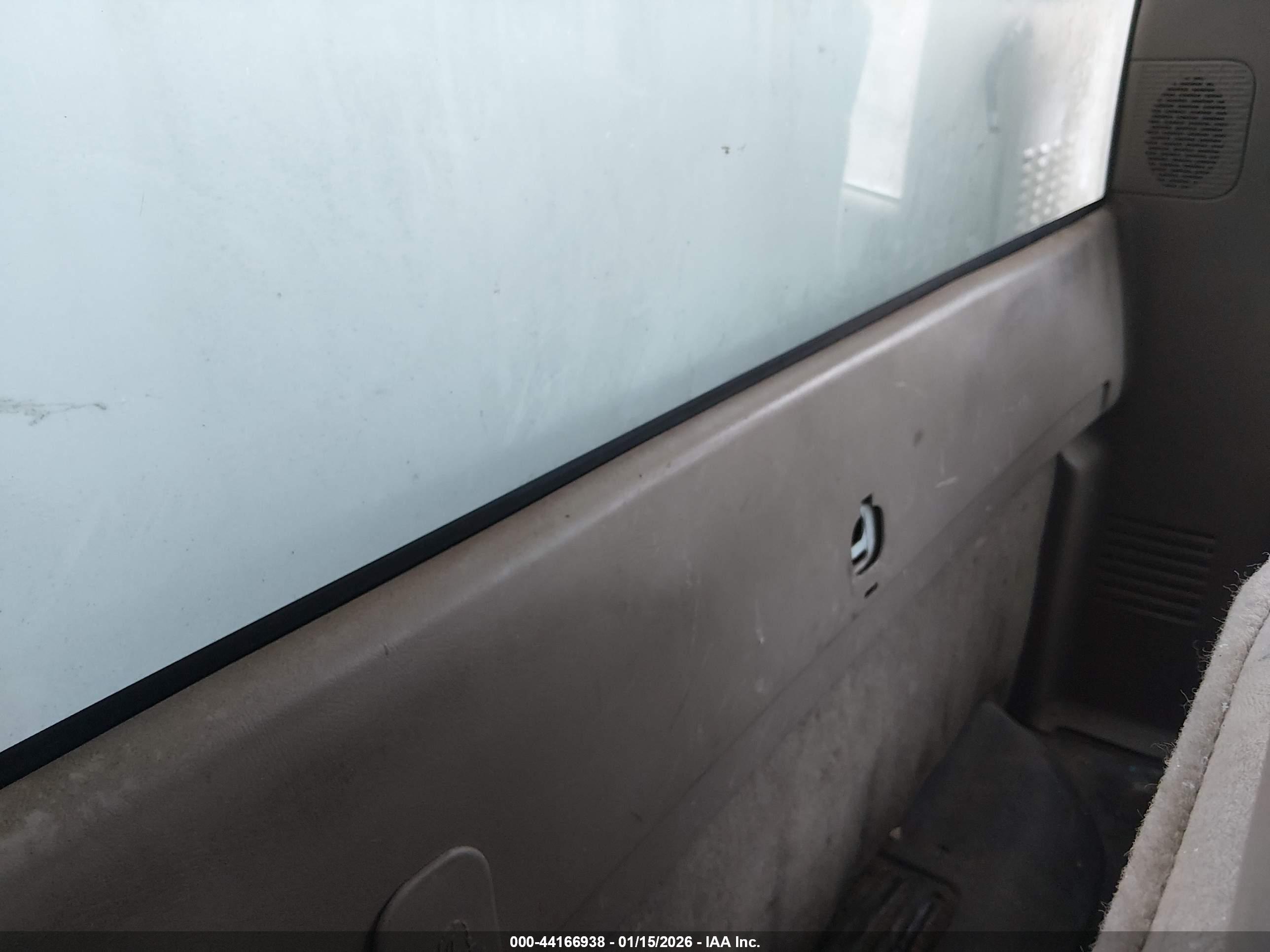 CHEVROLET SILVERADO image 8