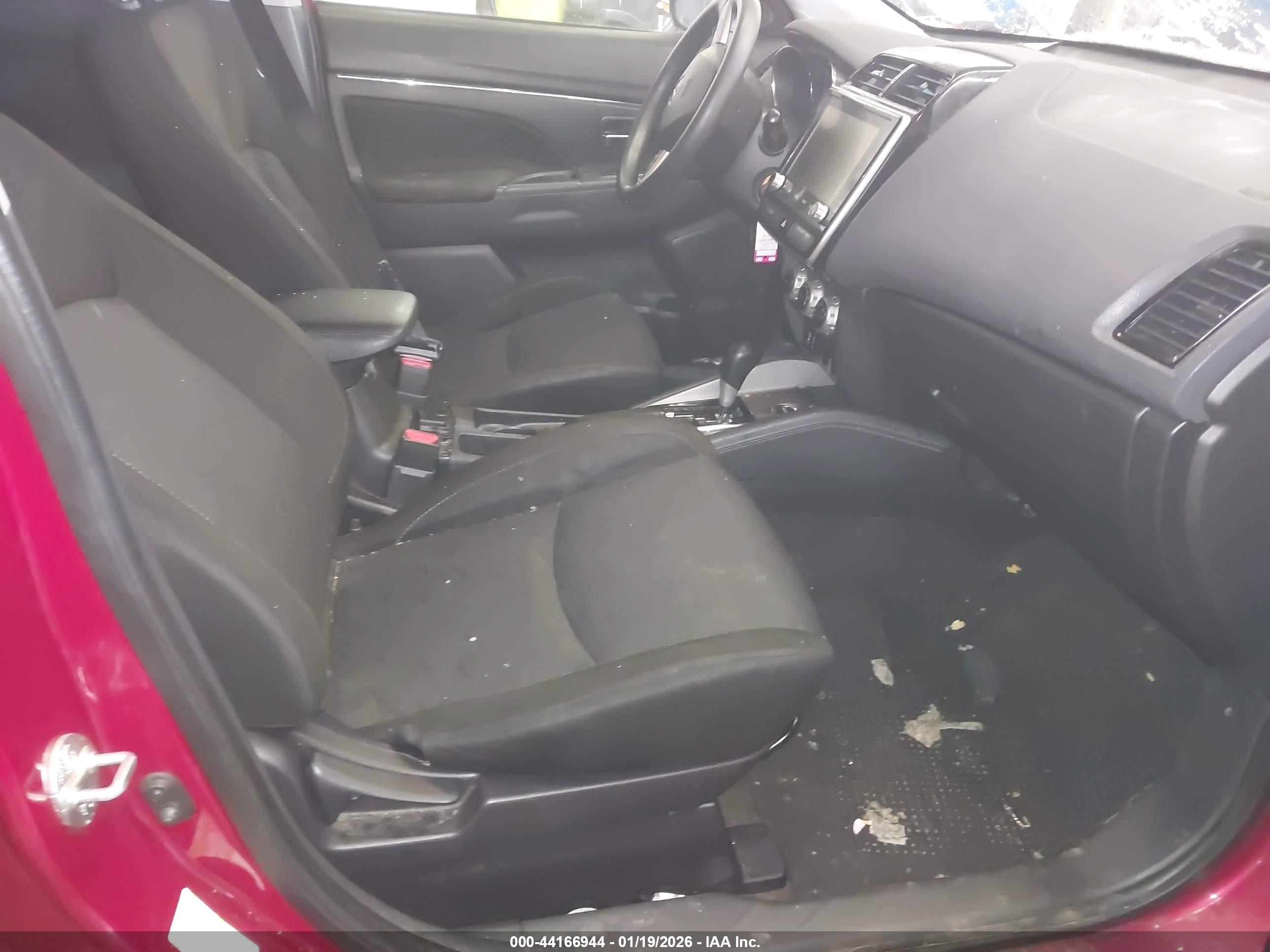 MITSUBISHI OUTLANDER image 5
