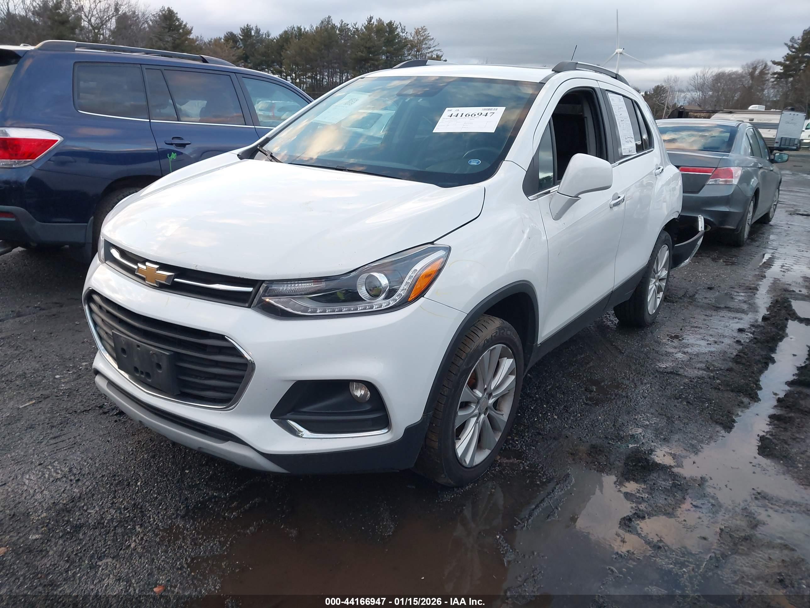 CHEVROLET TRAX image 2