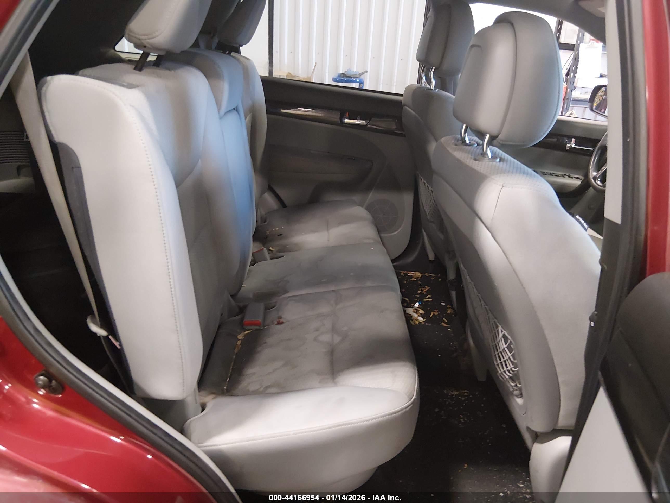 KIA SORENTO image 8