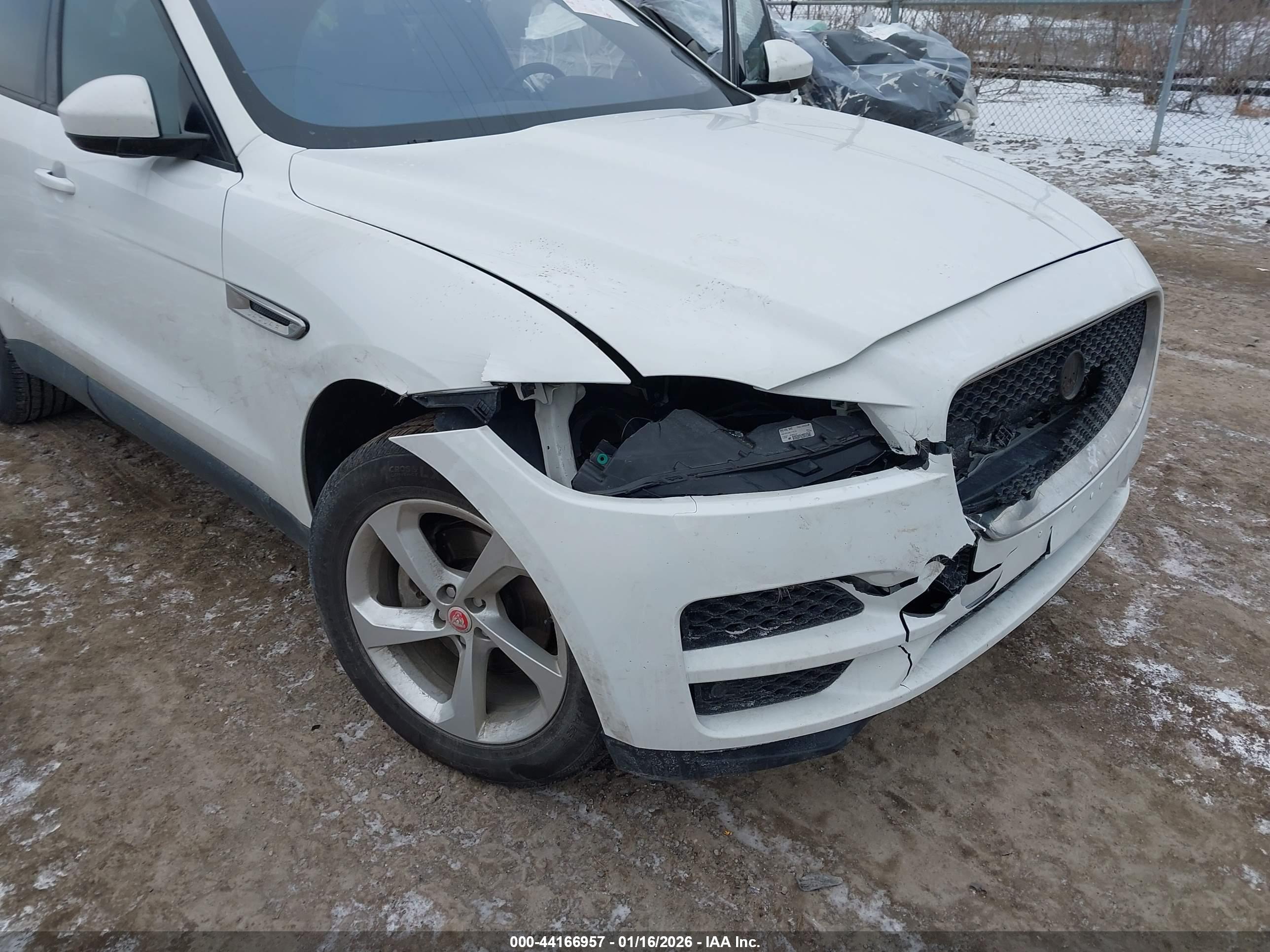 JAGUAR F-PACE image 6