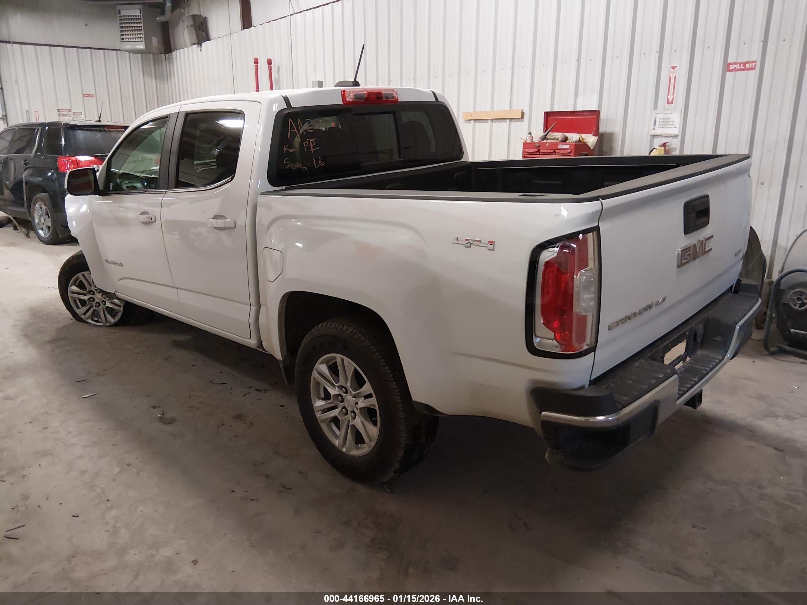 GMC CANYON image 3