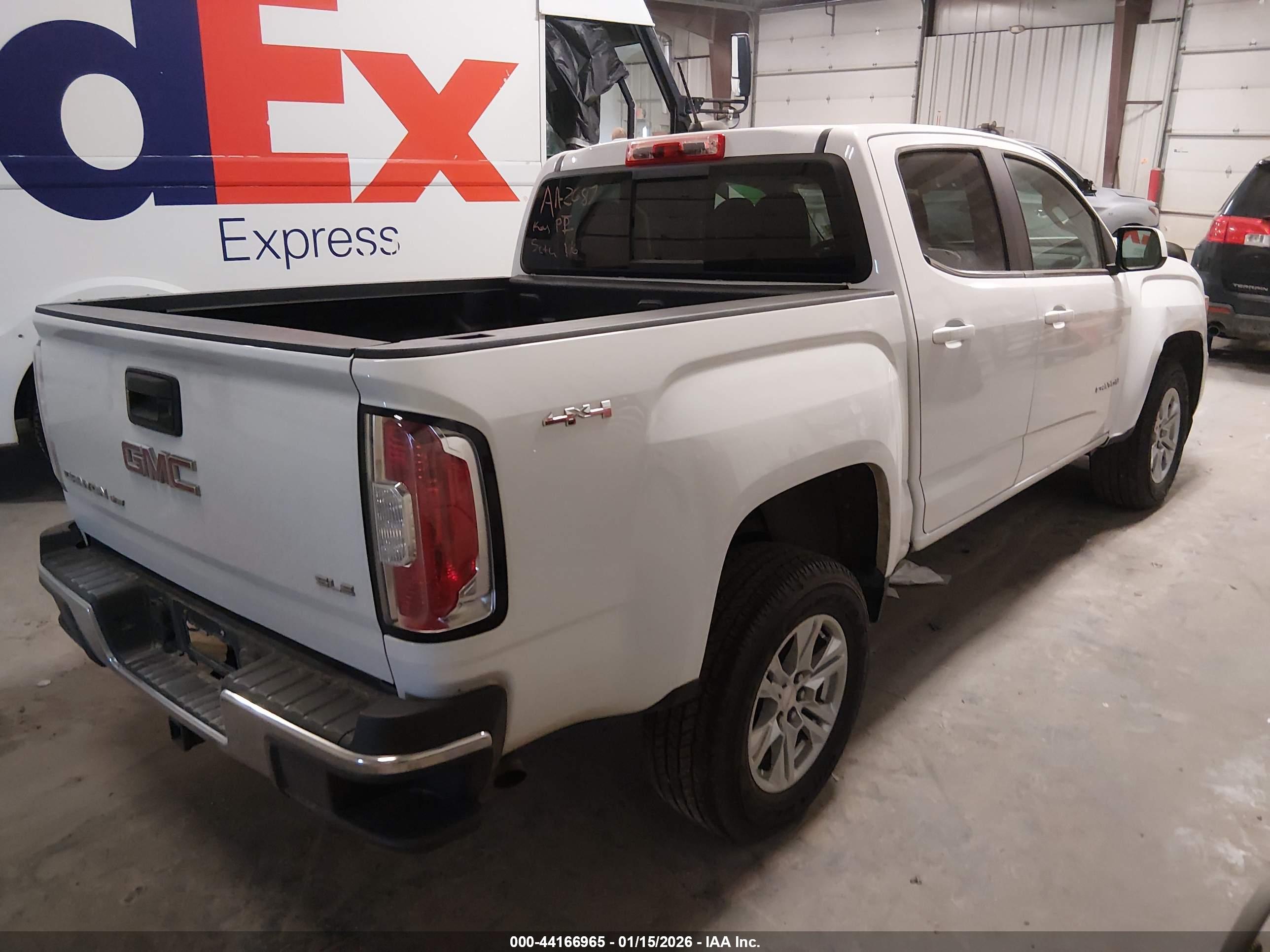GMC CANYON image 4