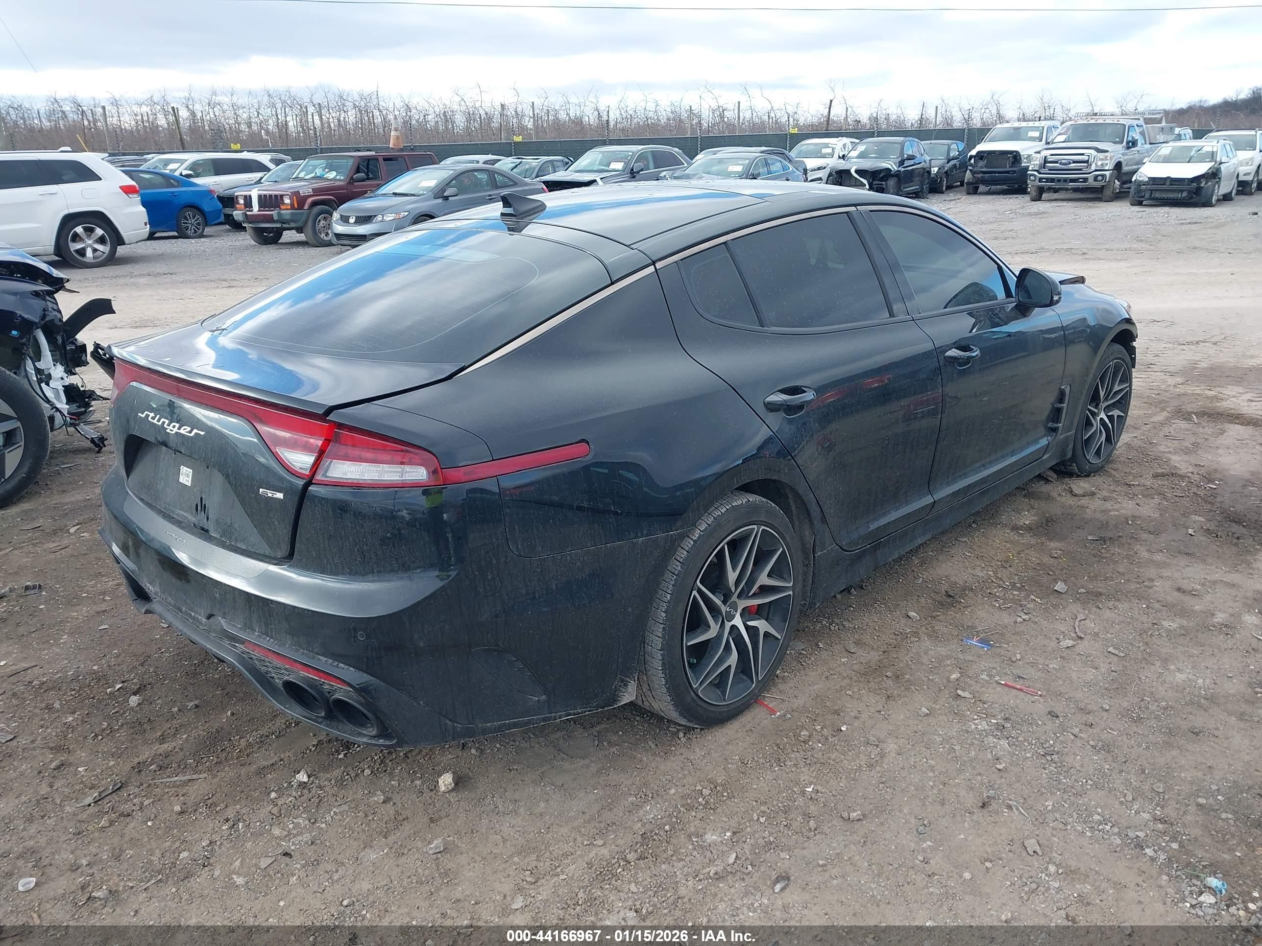 KIA STINGER image 4