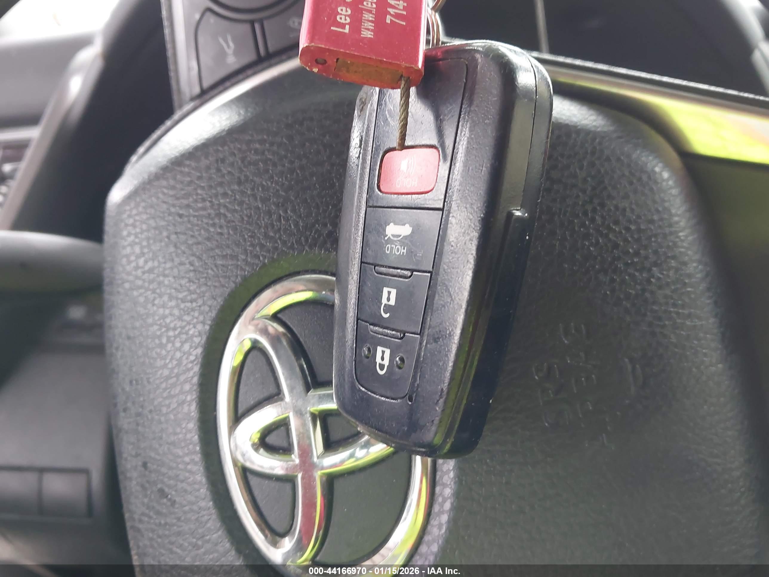 TOYOTA CAMRY image 11
