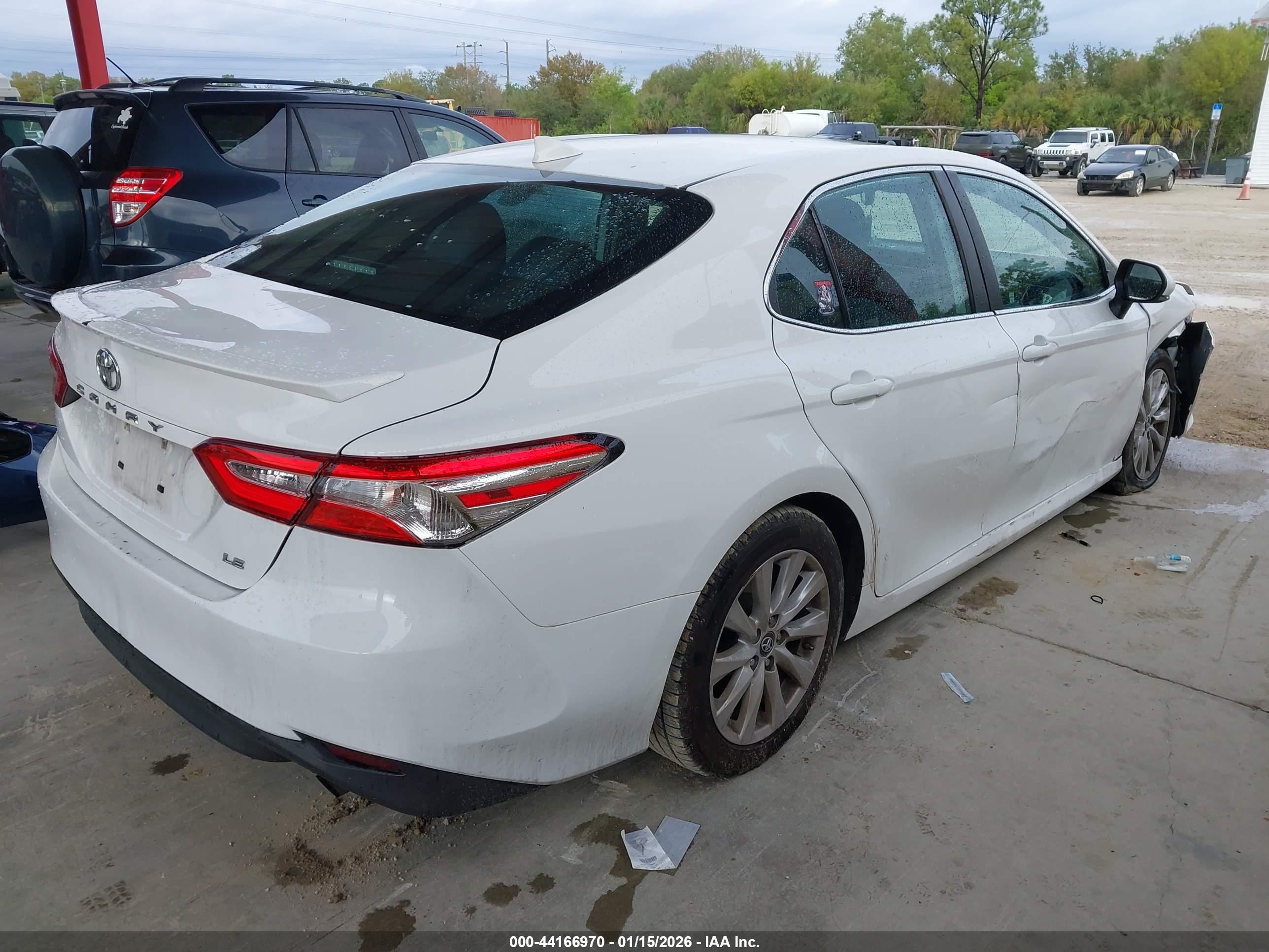 TOYOTA CAMRY image 4