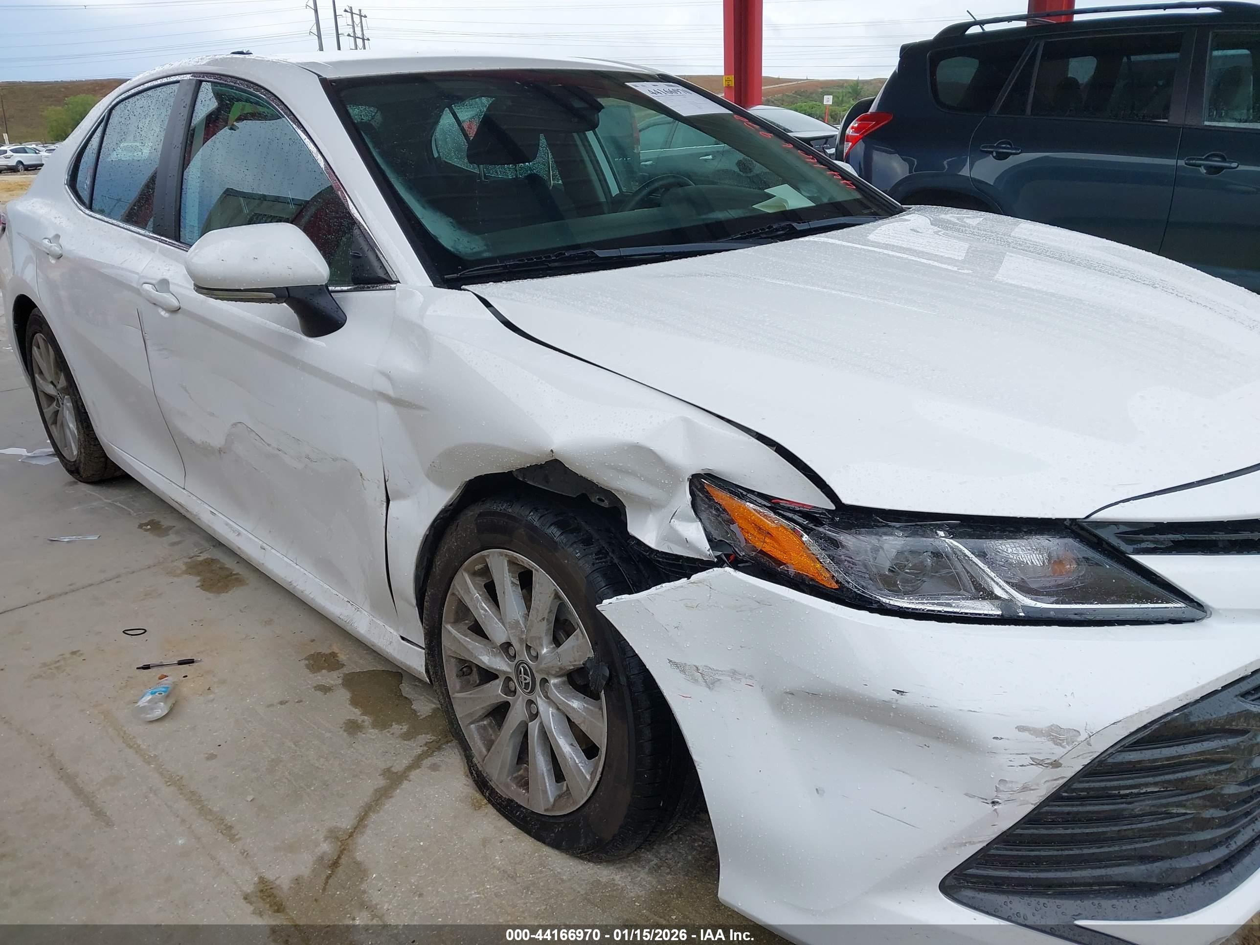 TOYOTA CAMRY image 6