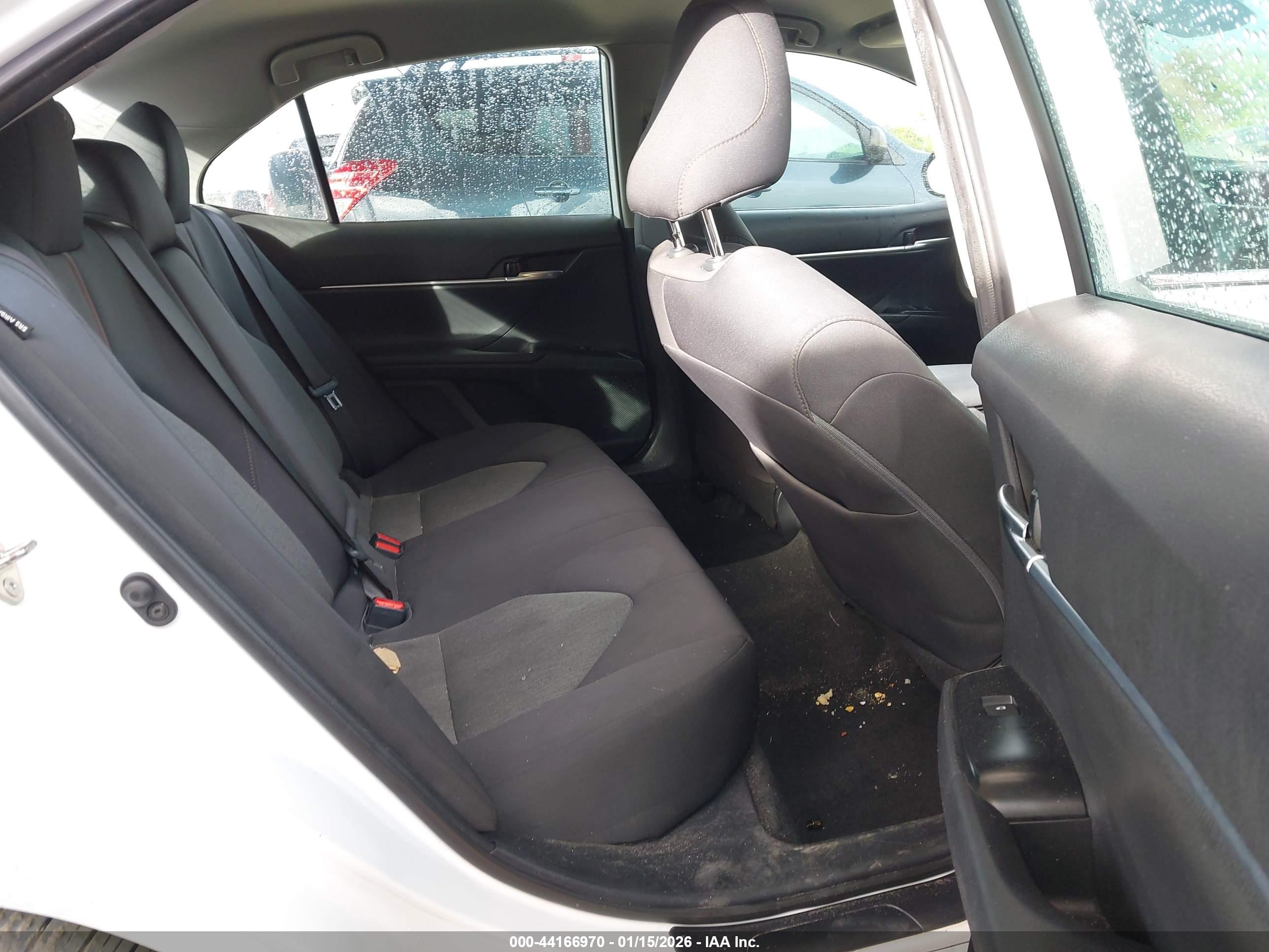 TOYOTA CAMRY image 8