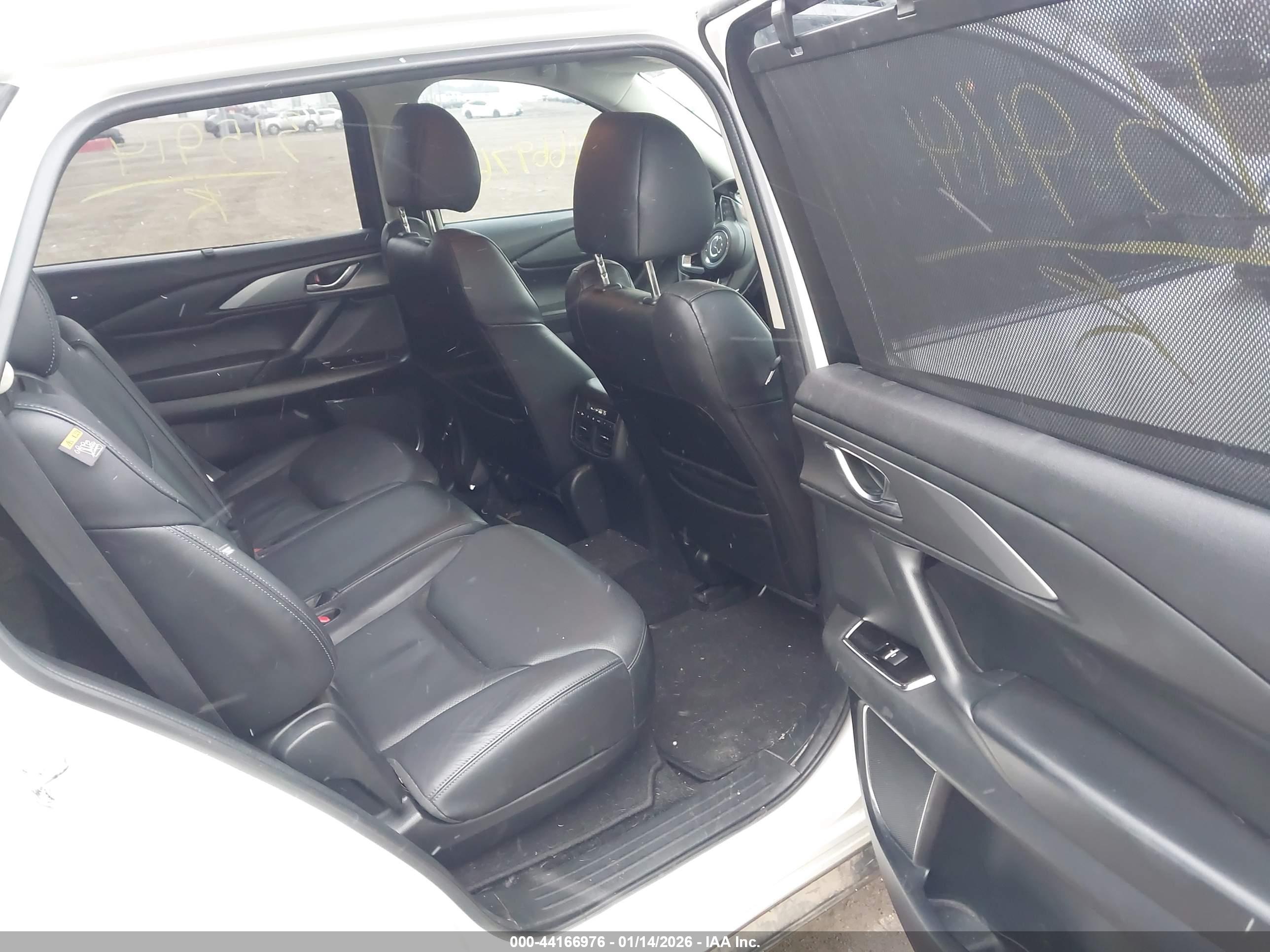 MAZDA CX-9 image 8