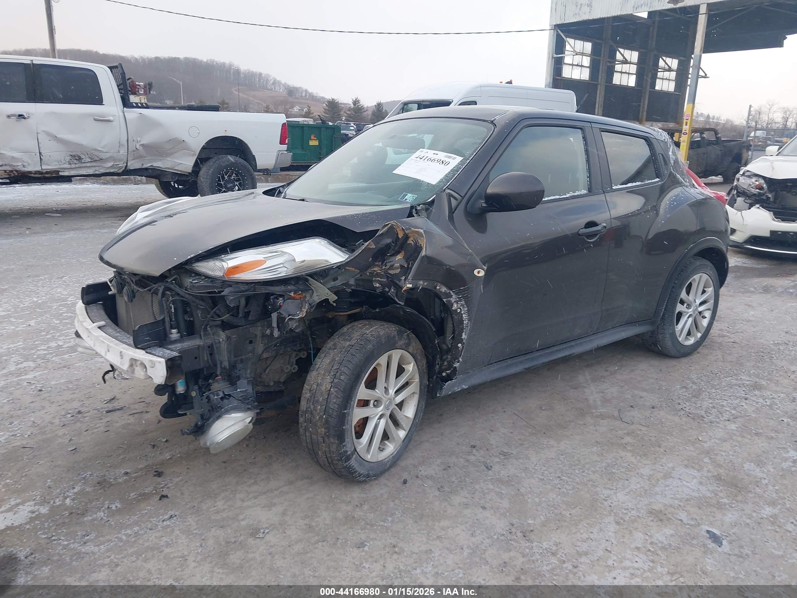 NISSAN JUKE image 2