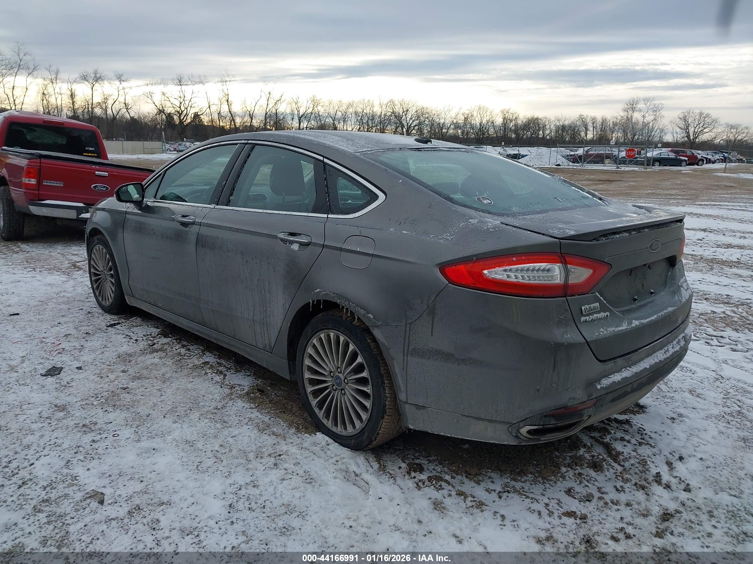 FORD FUSION image 3