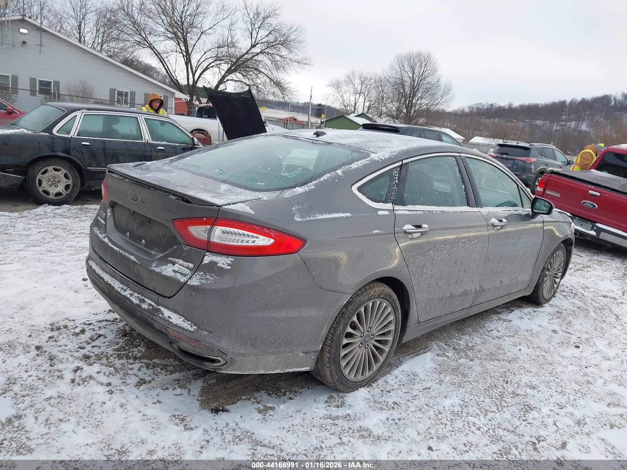 FORD FUSION image 4