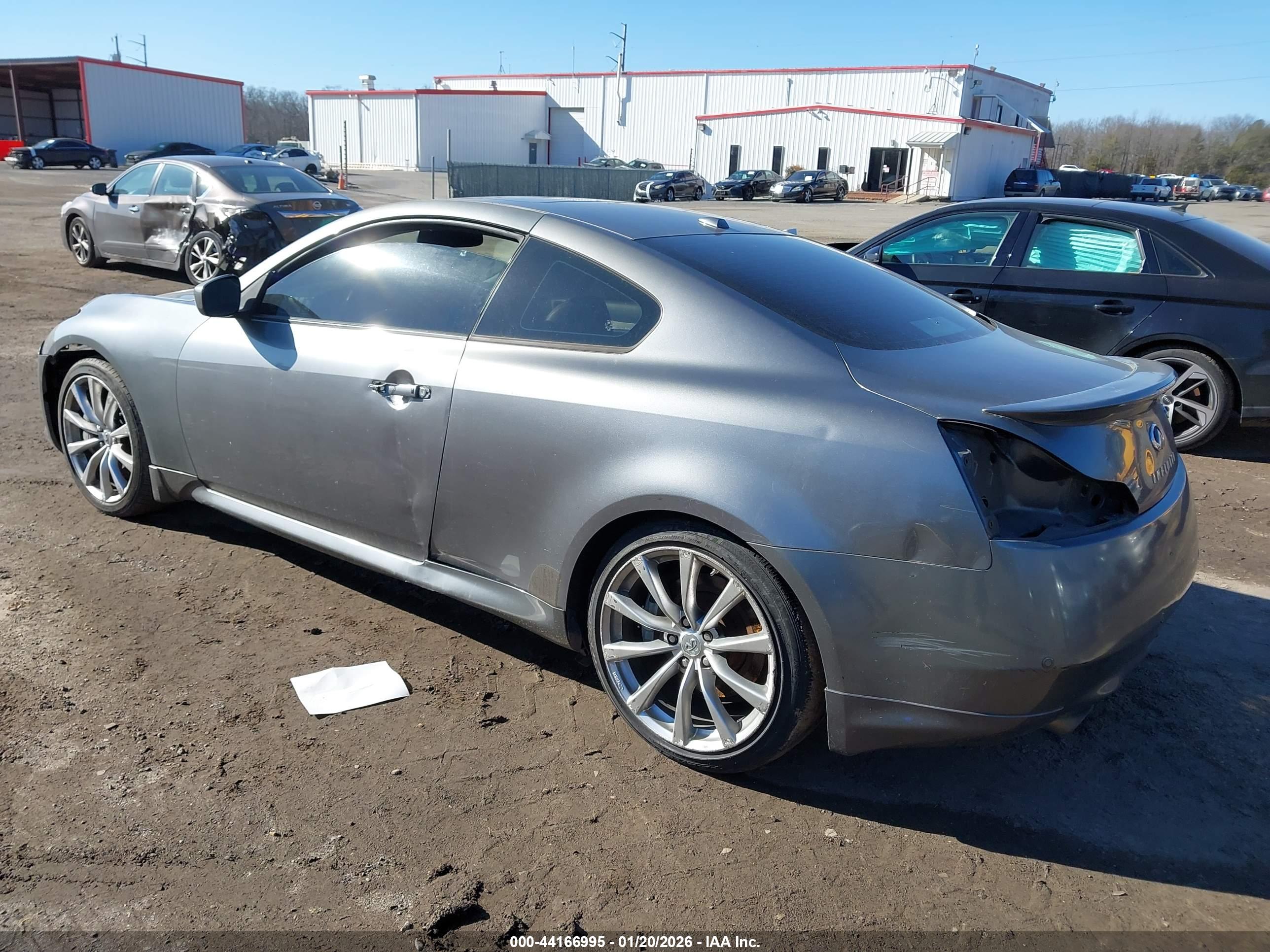 INFINITI G37 image 3