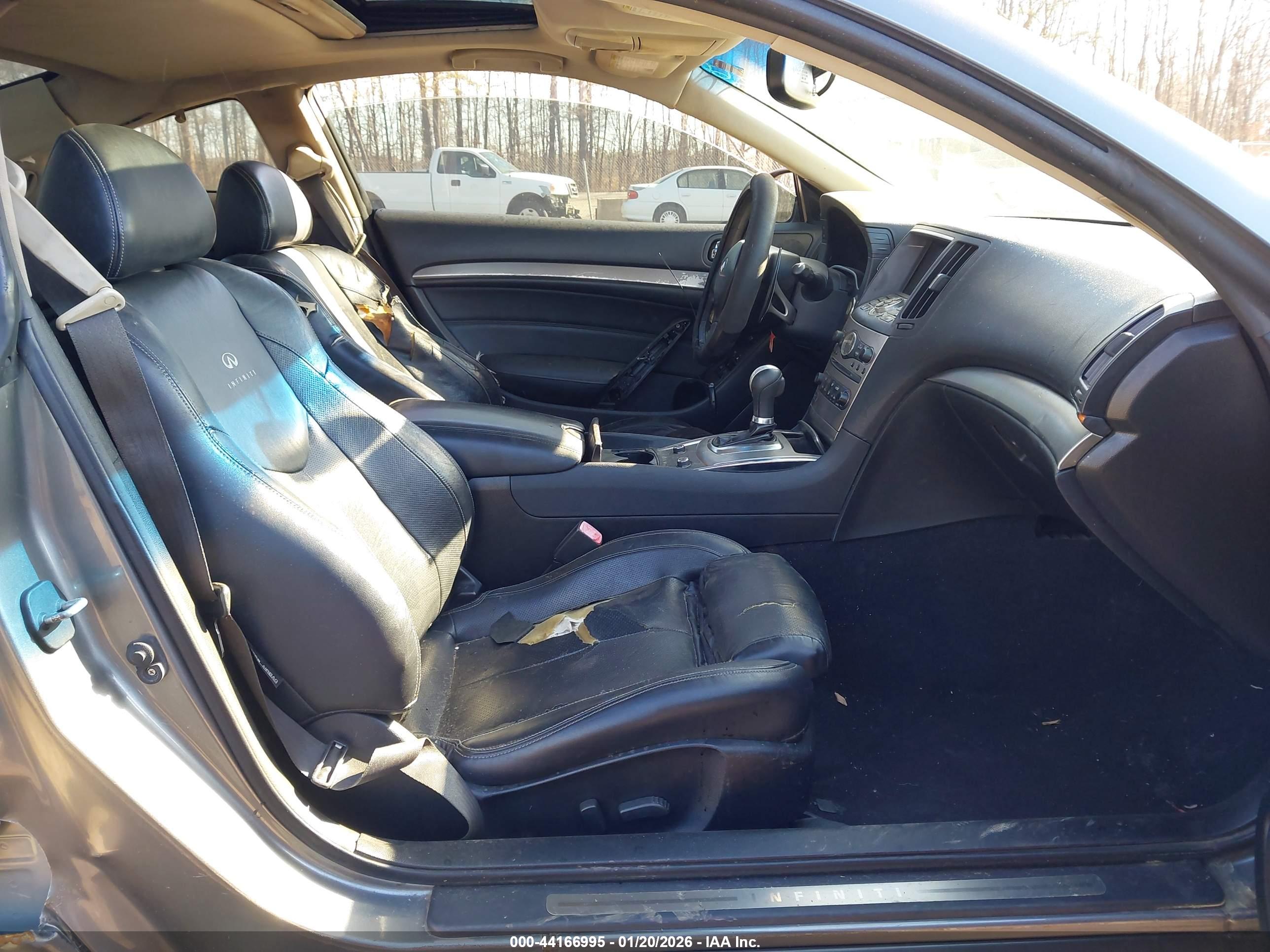 INFINITI G37 image 5