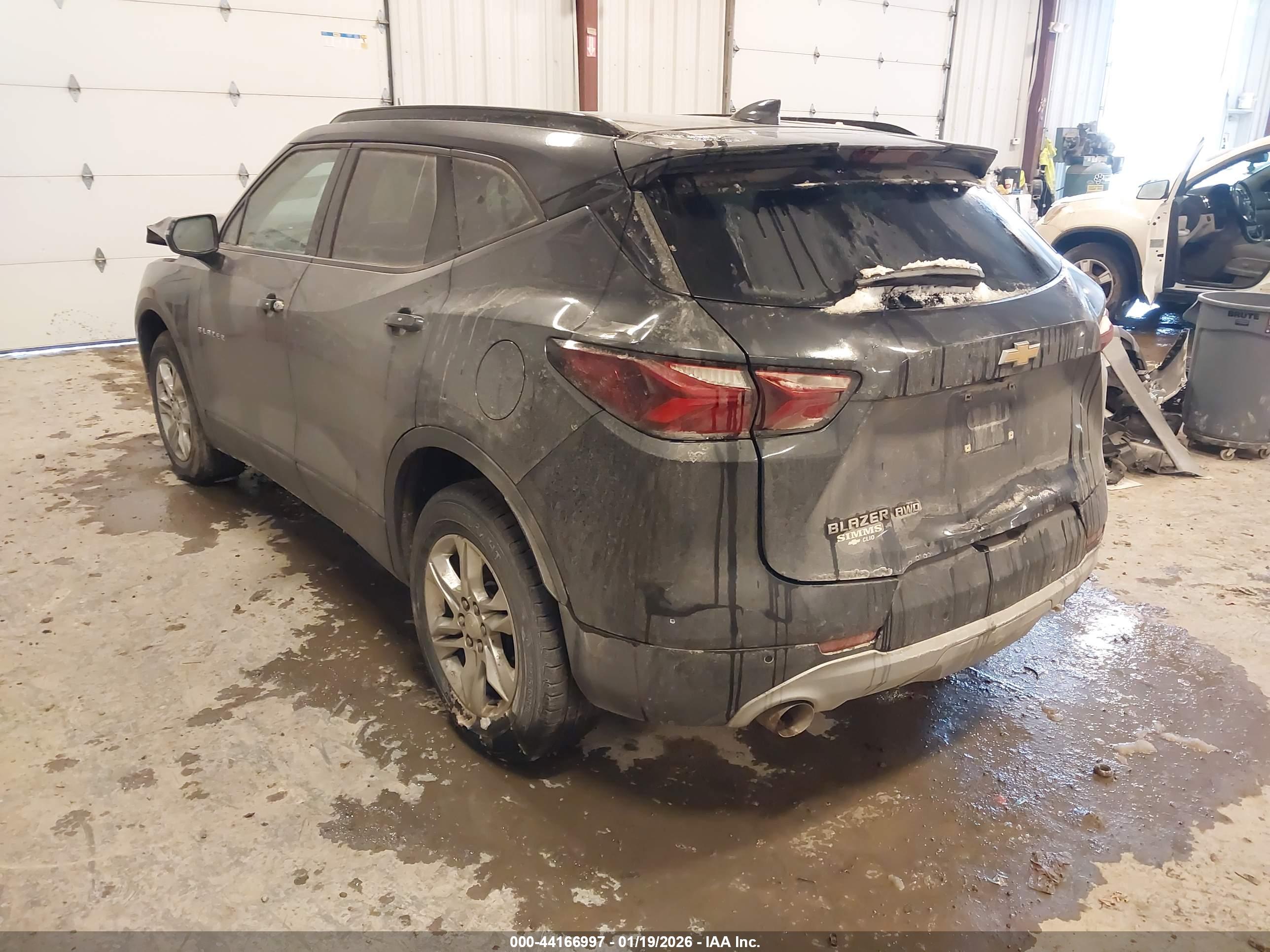 CHEVROLET BLAZER image 3
