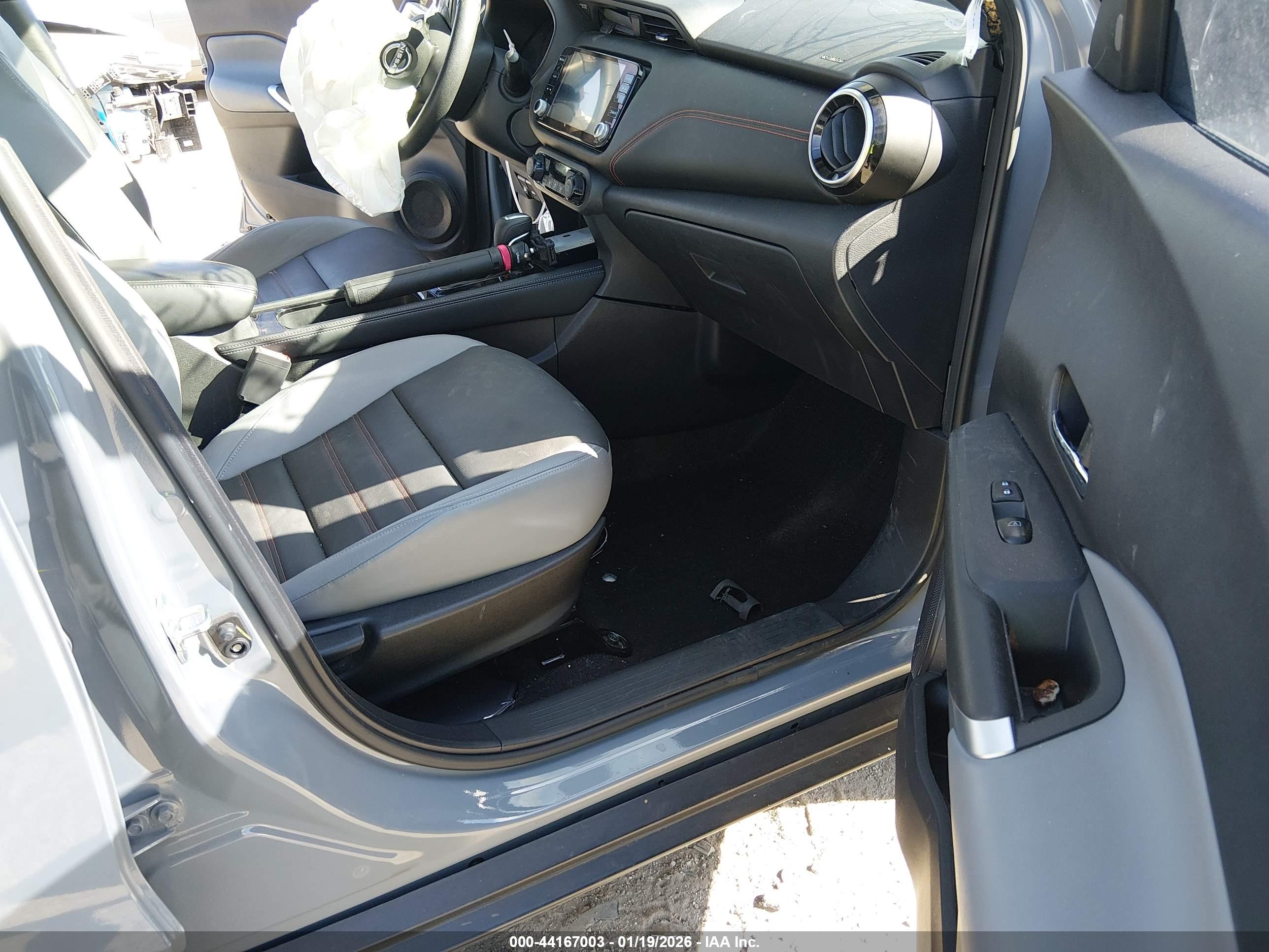 NISSAN KICKS image 5