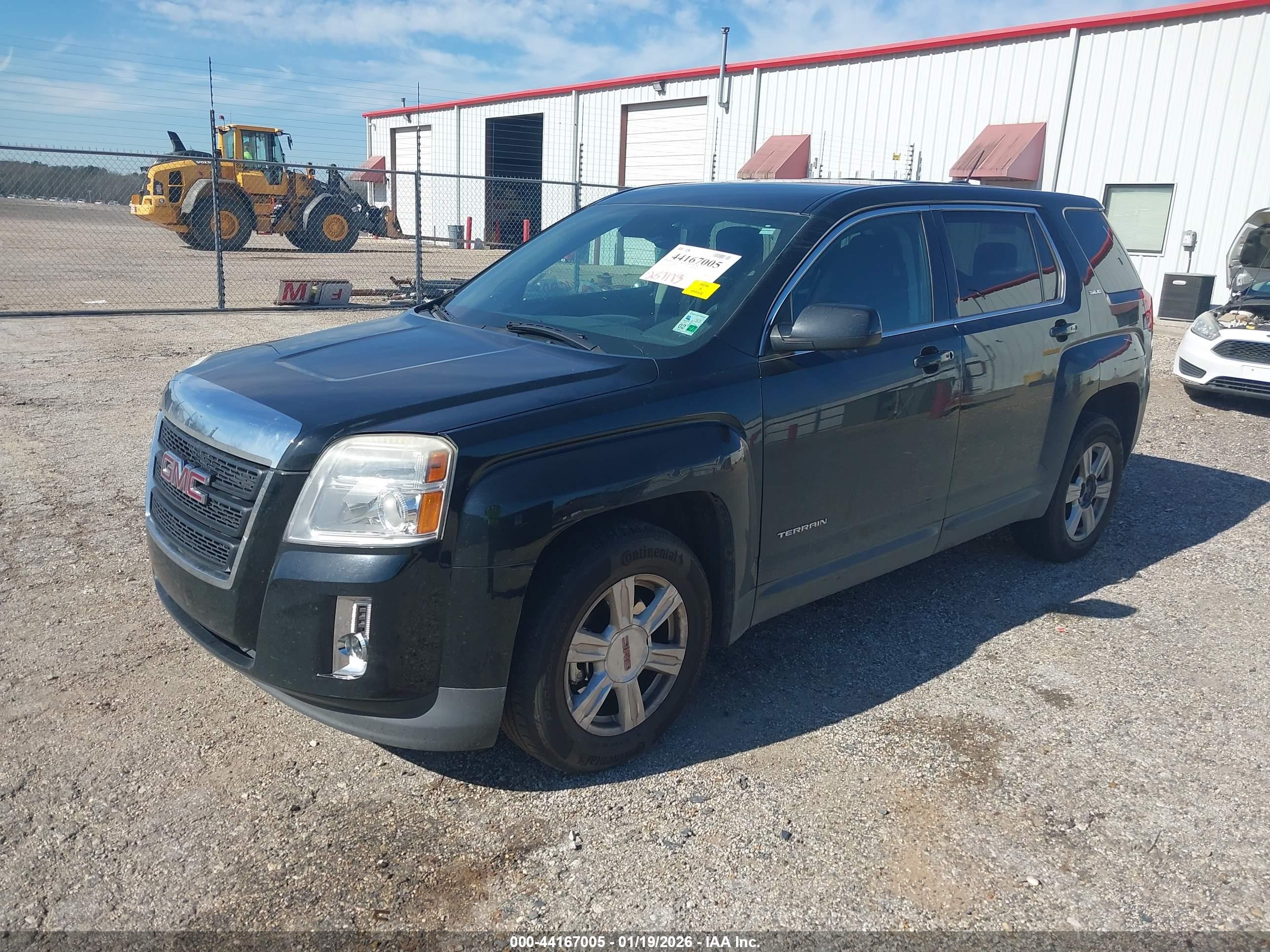 GMC TERRAIN image 2