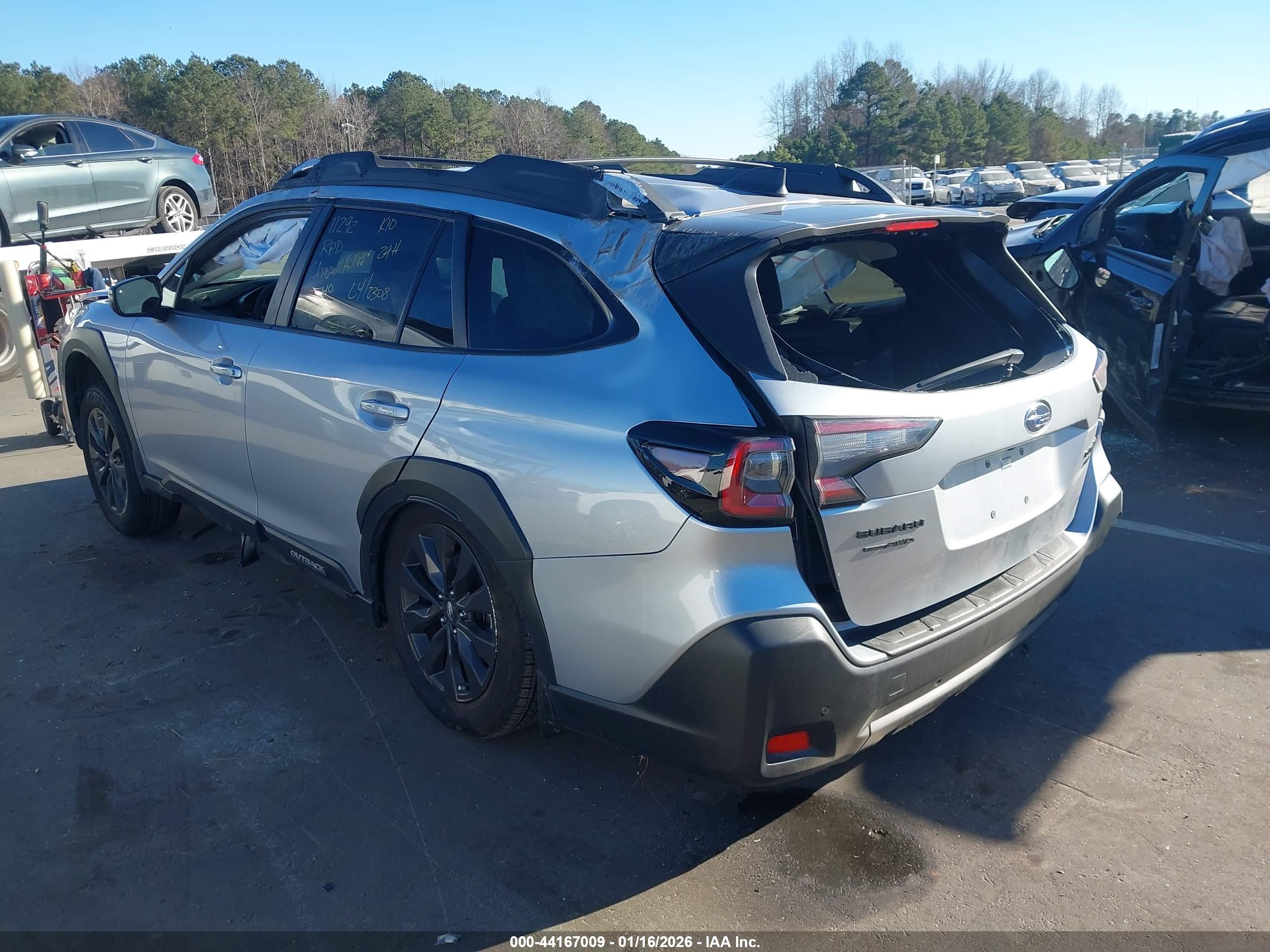 SUBARU OUTBACK image 3