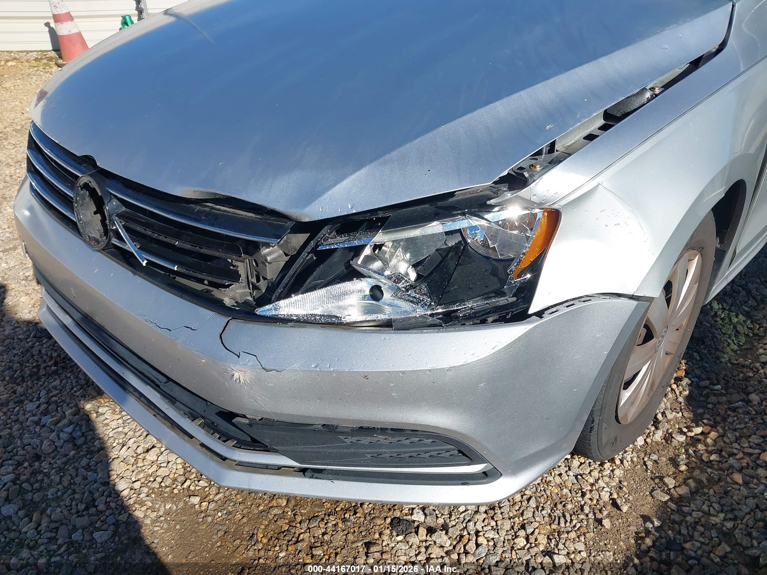 VOLKSWAGEN JETTA image 6