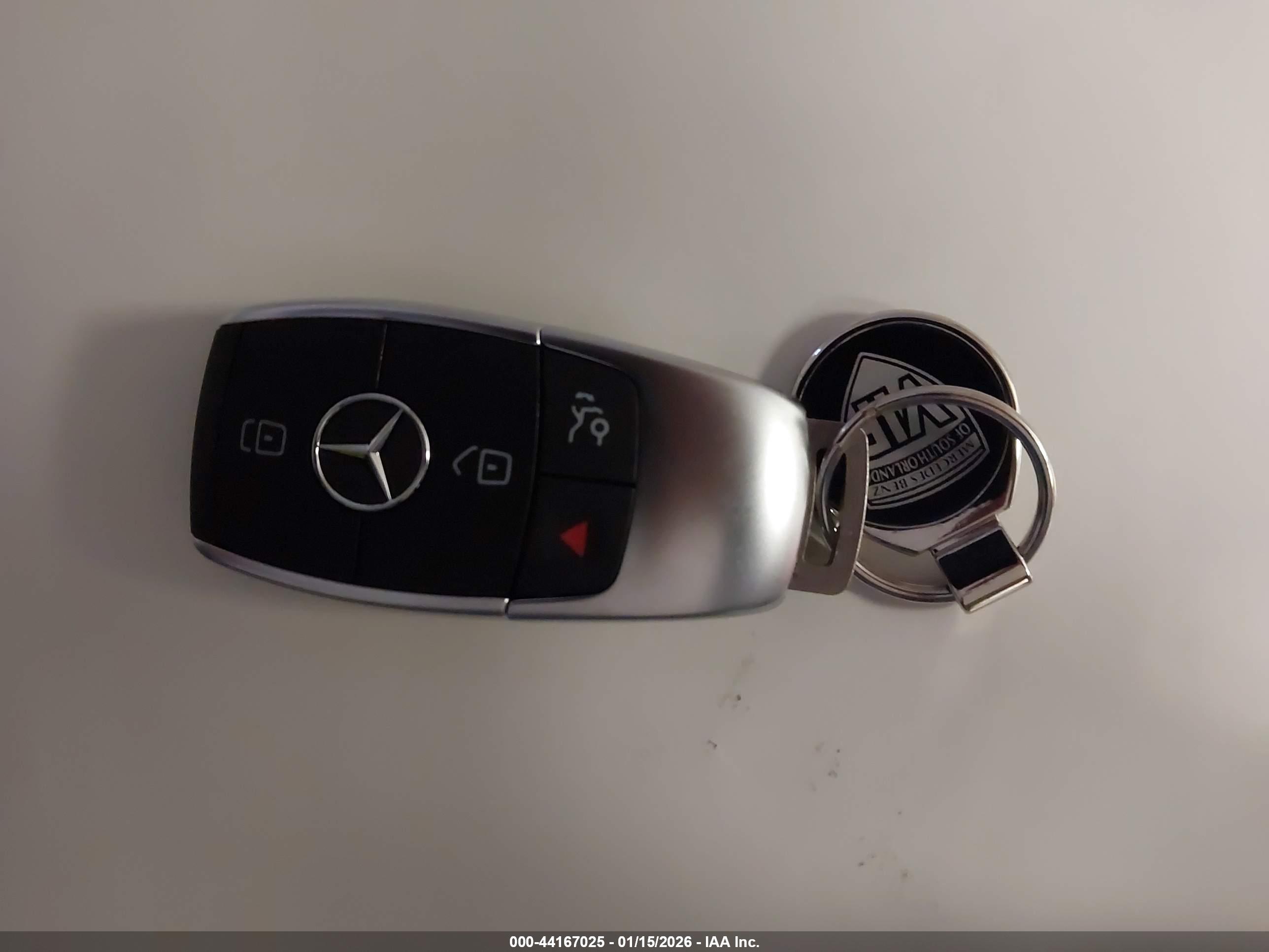 MERCEDES-BENZ GLC image 11