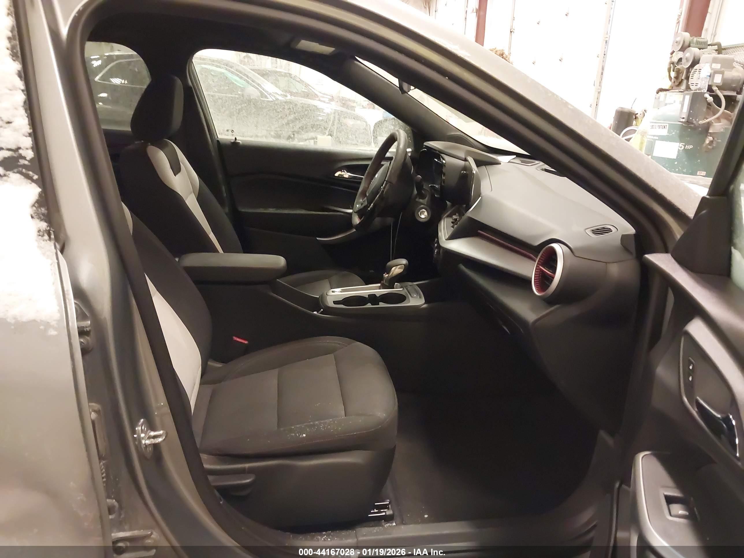 CHEVROLET TRAX image 5