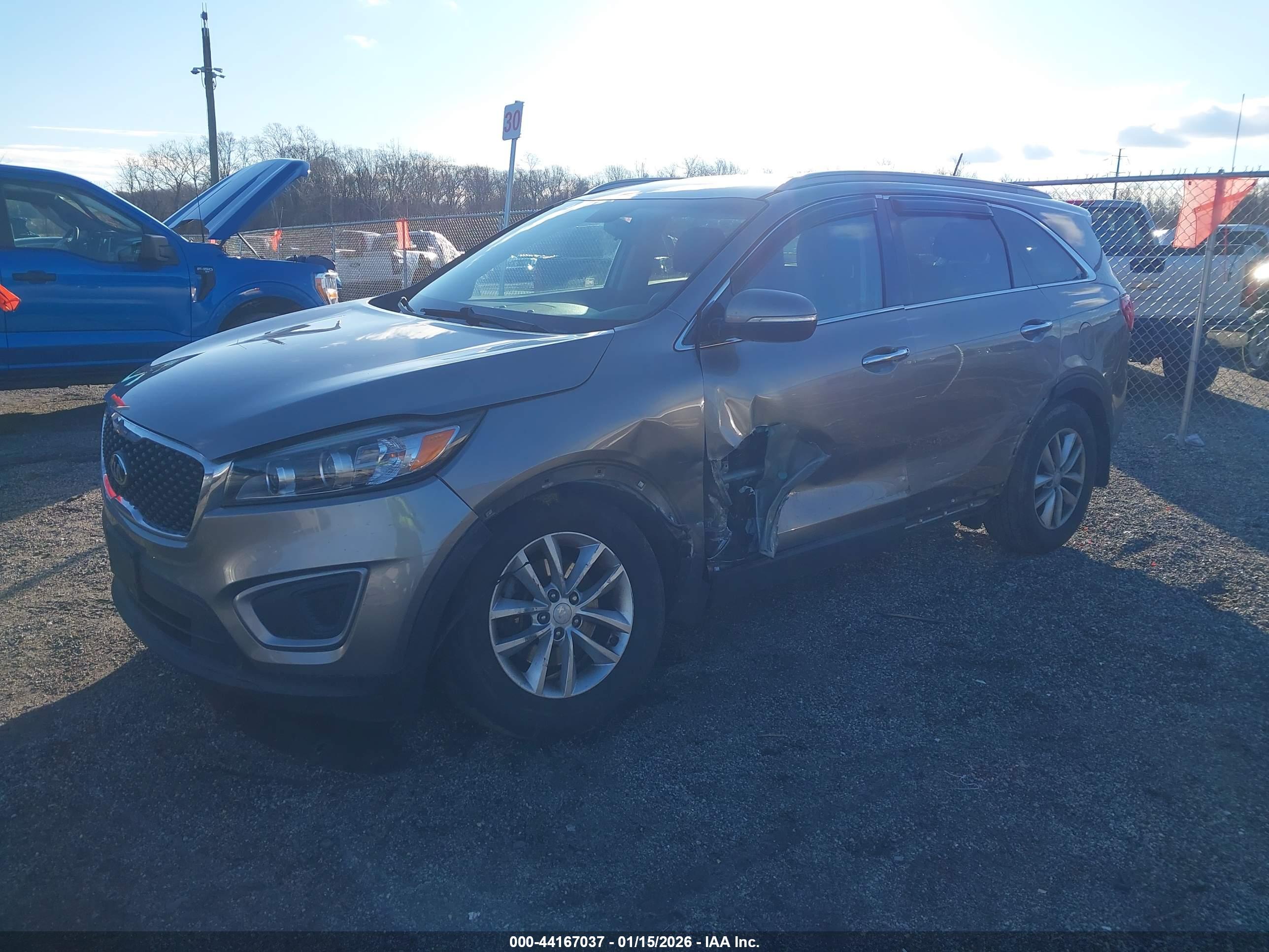 KIA SORENTO image 2