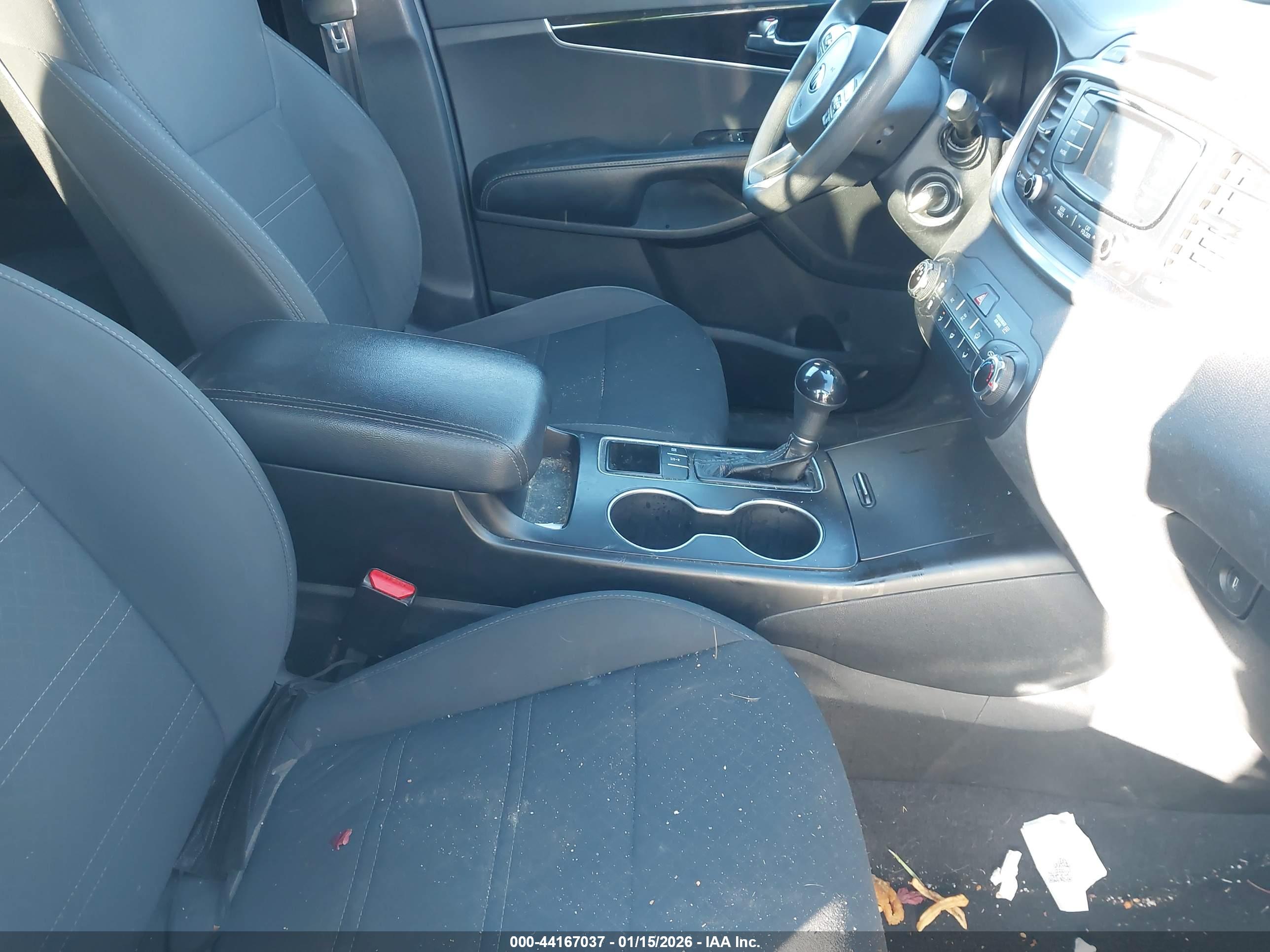 KIA SORENTO image 5