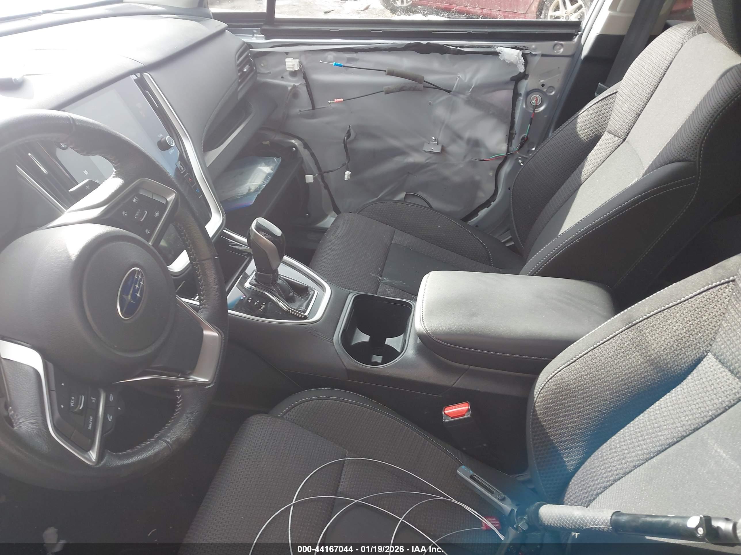 SUBARU OUTBACK image 5