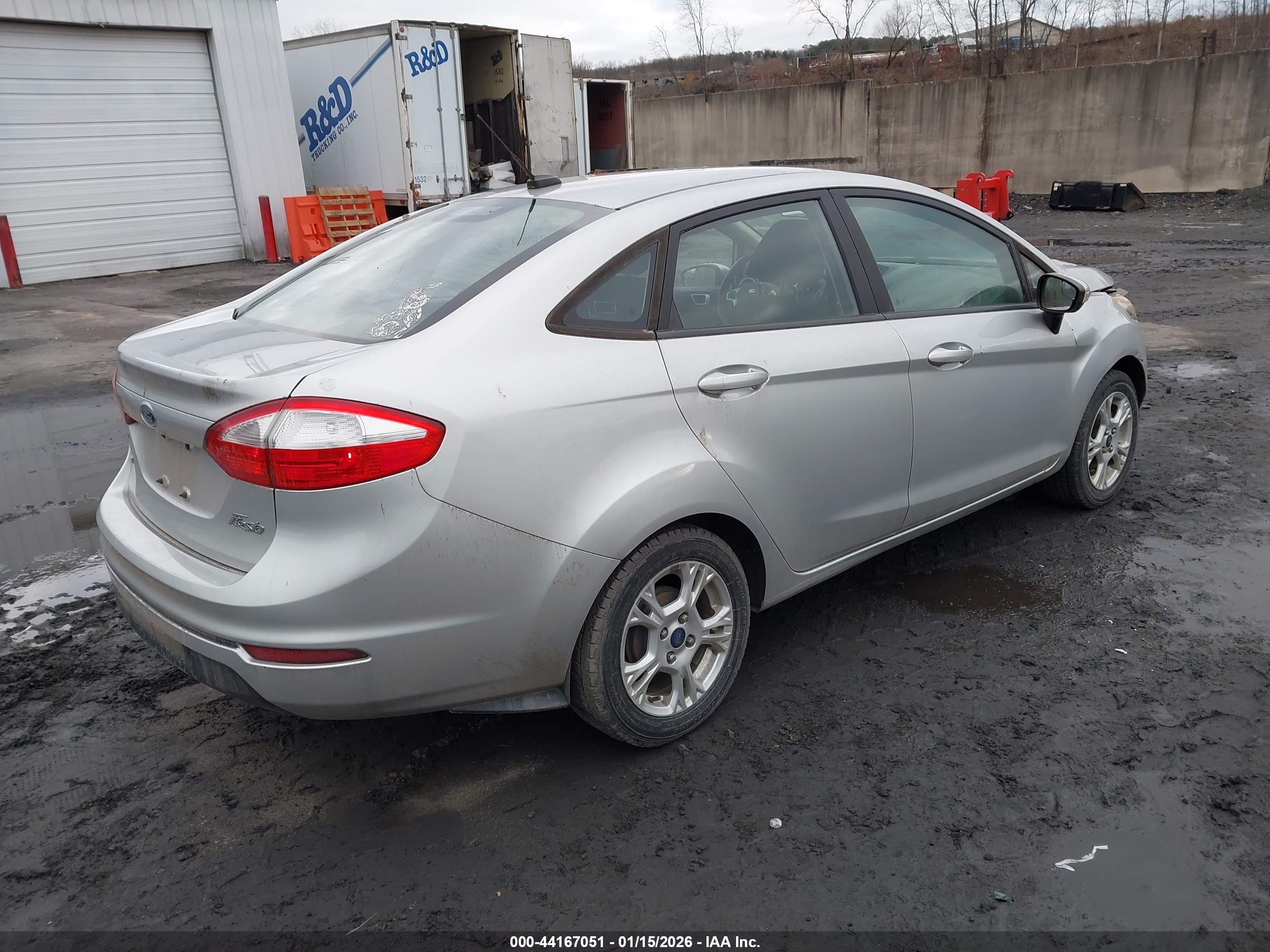 FORD FIESTA image 4