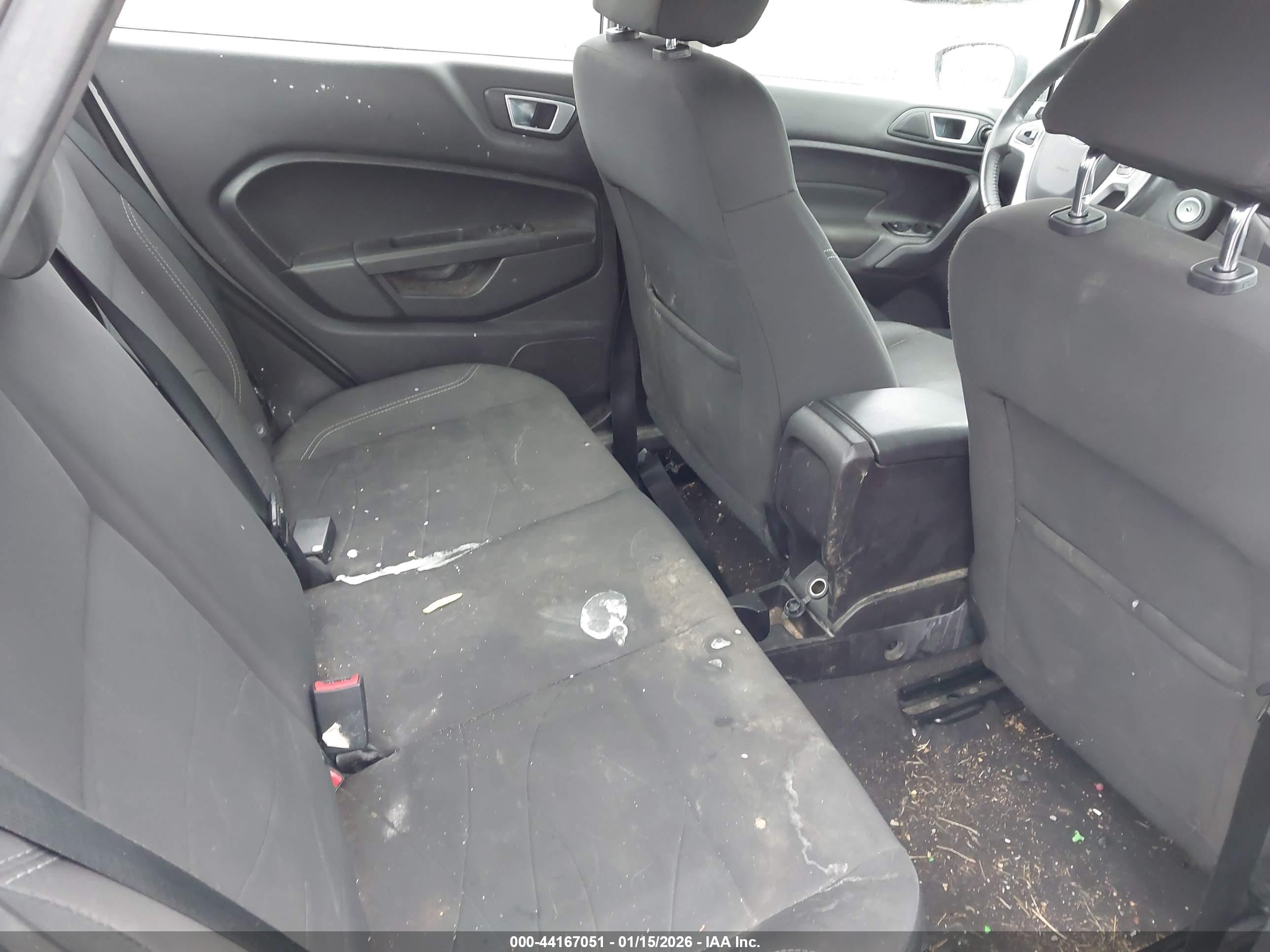 FORD FIESTA image 8