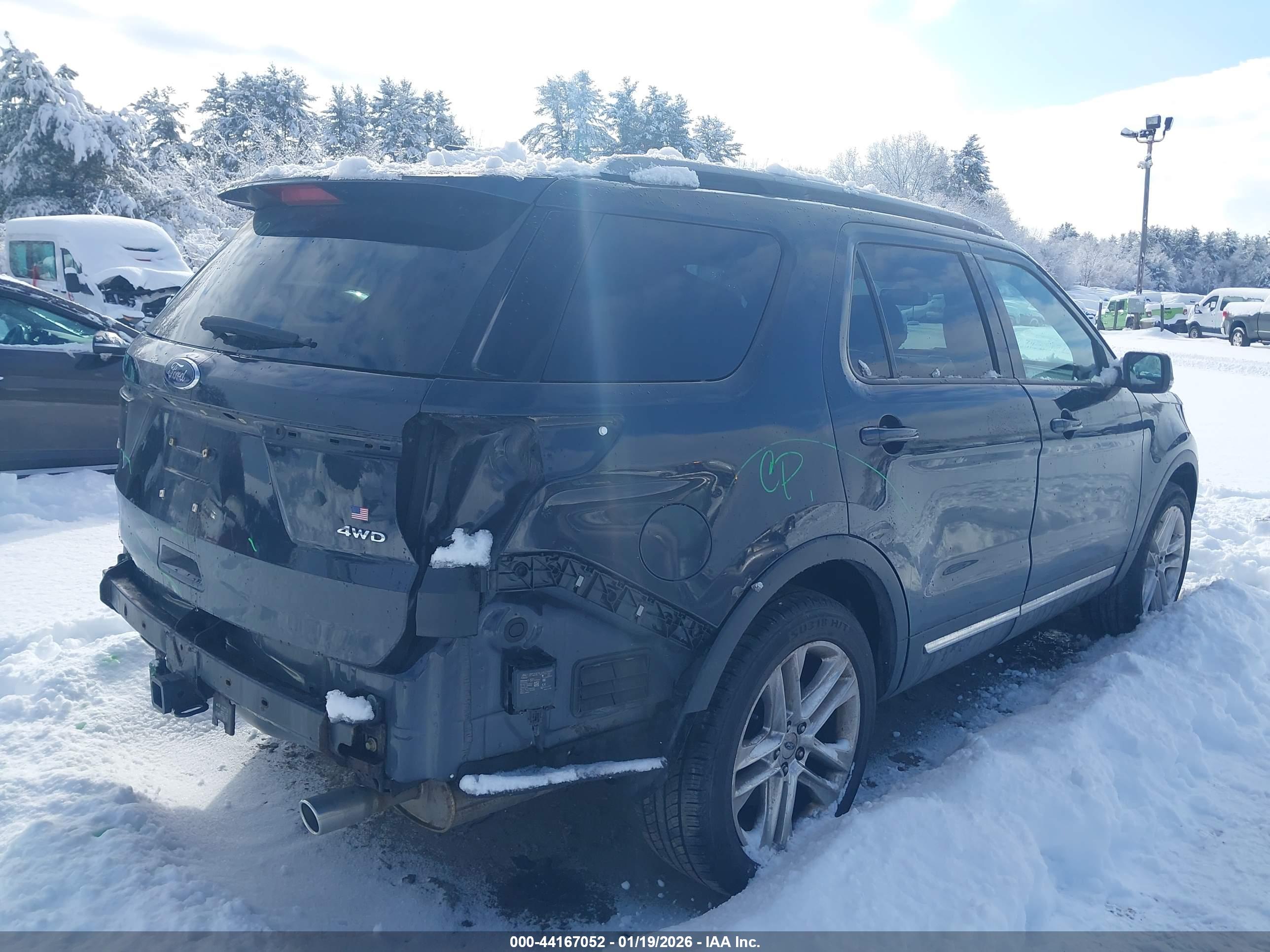 FORD EXPLORER image 4