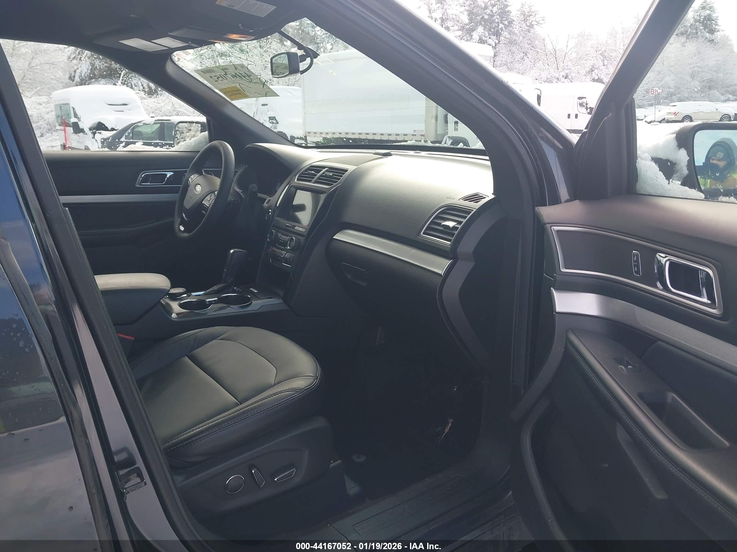 FORD EXPLORER image 5