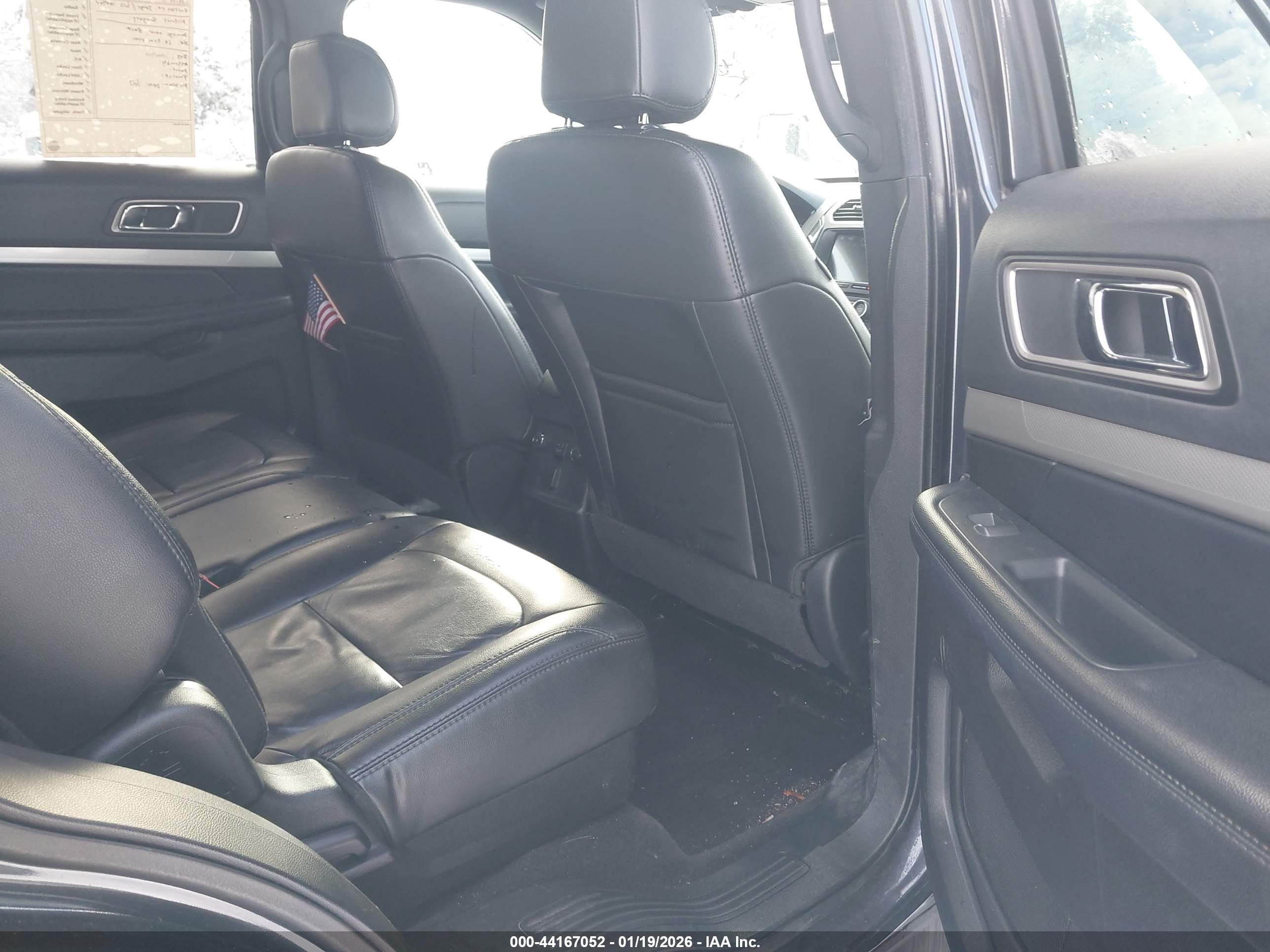 FORD EXPLORER image 8