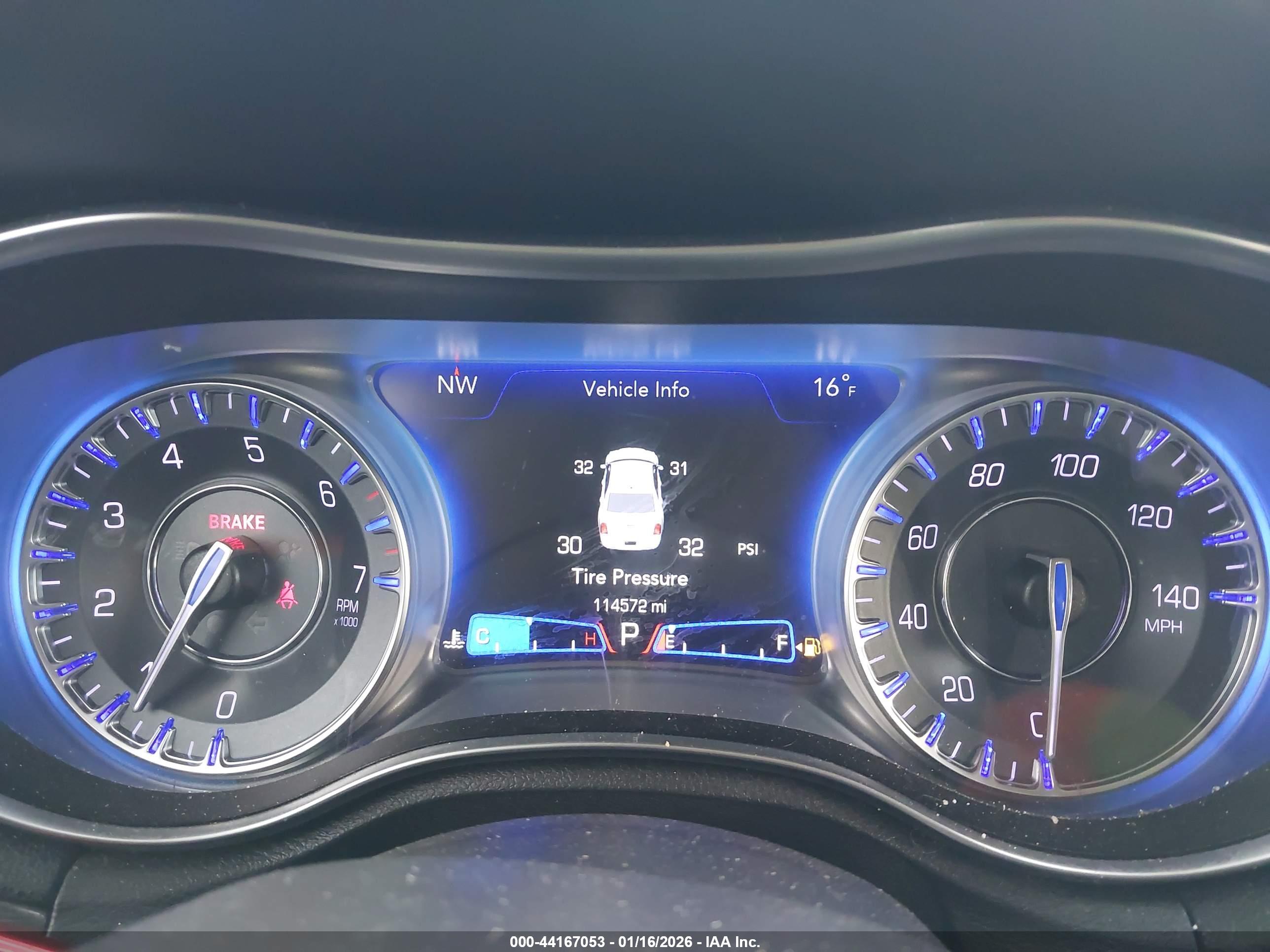 CHRYSLER 300 image 7
